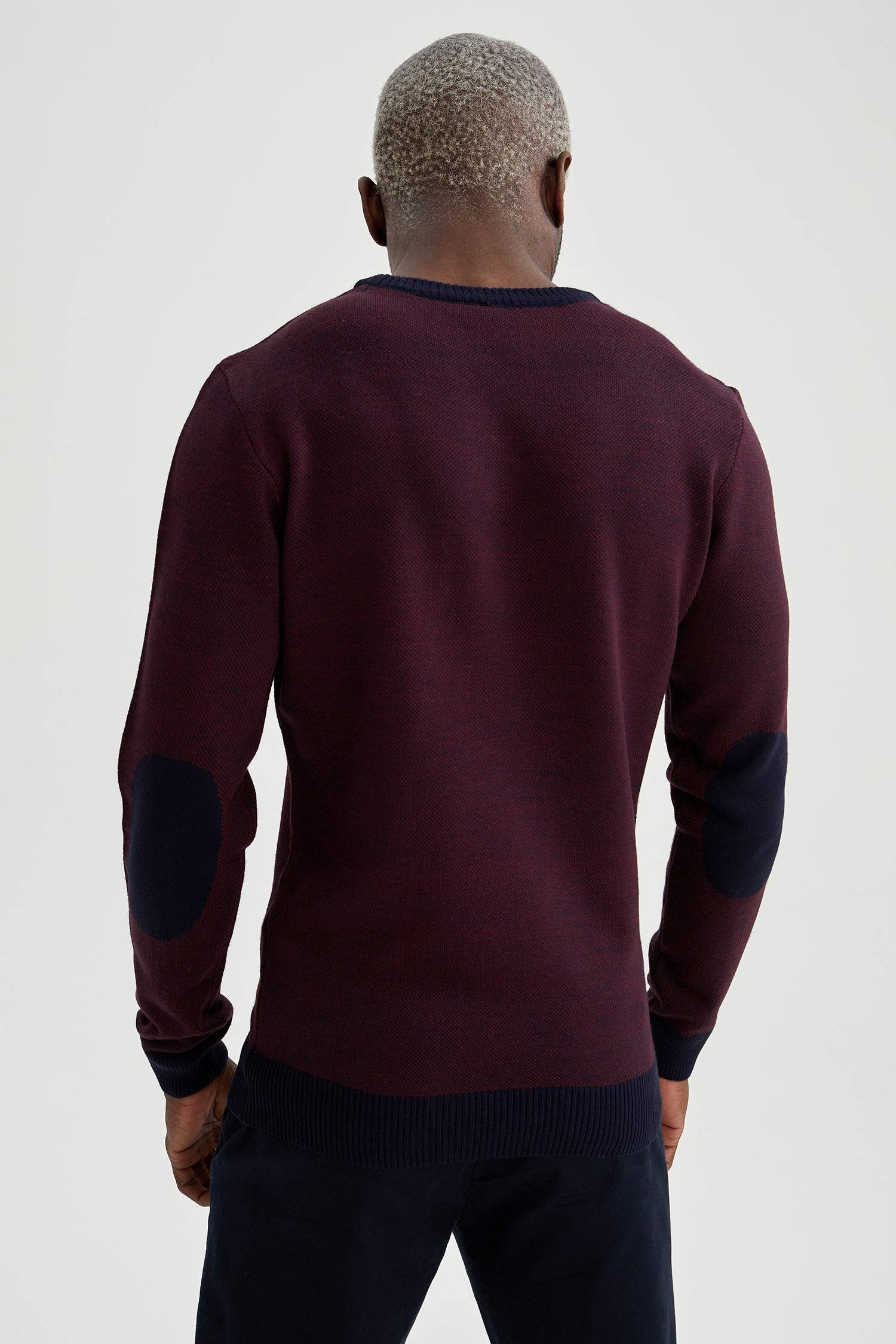 Slim Fit Bisiklet Yaka Yamalı Kol Detaylı Triko Kazak