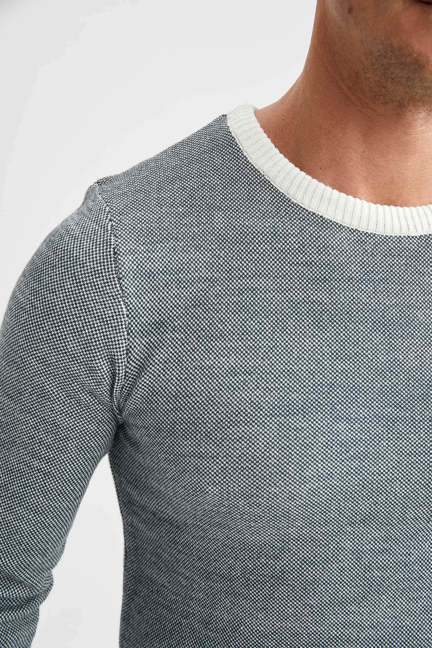 Slim Fit Bisiklet Yaka Yamalı Kol Detaylı Triko Kazak
