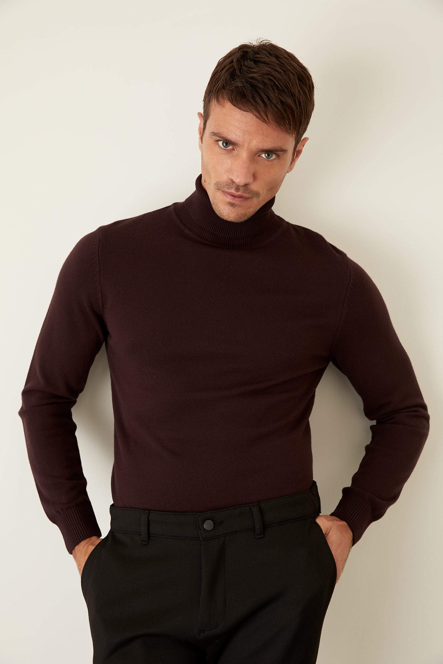Slim Fit Balıkçı Yaka Triko Kazak