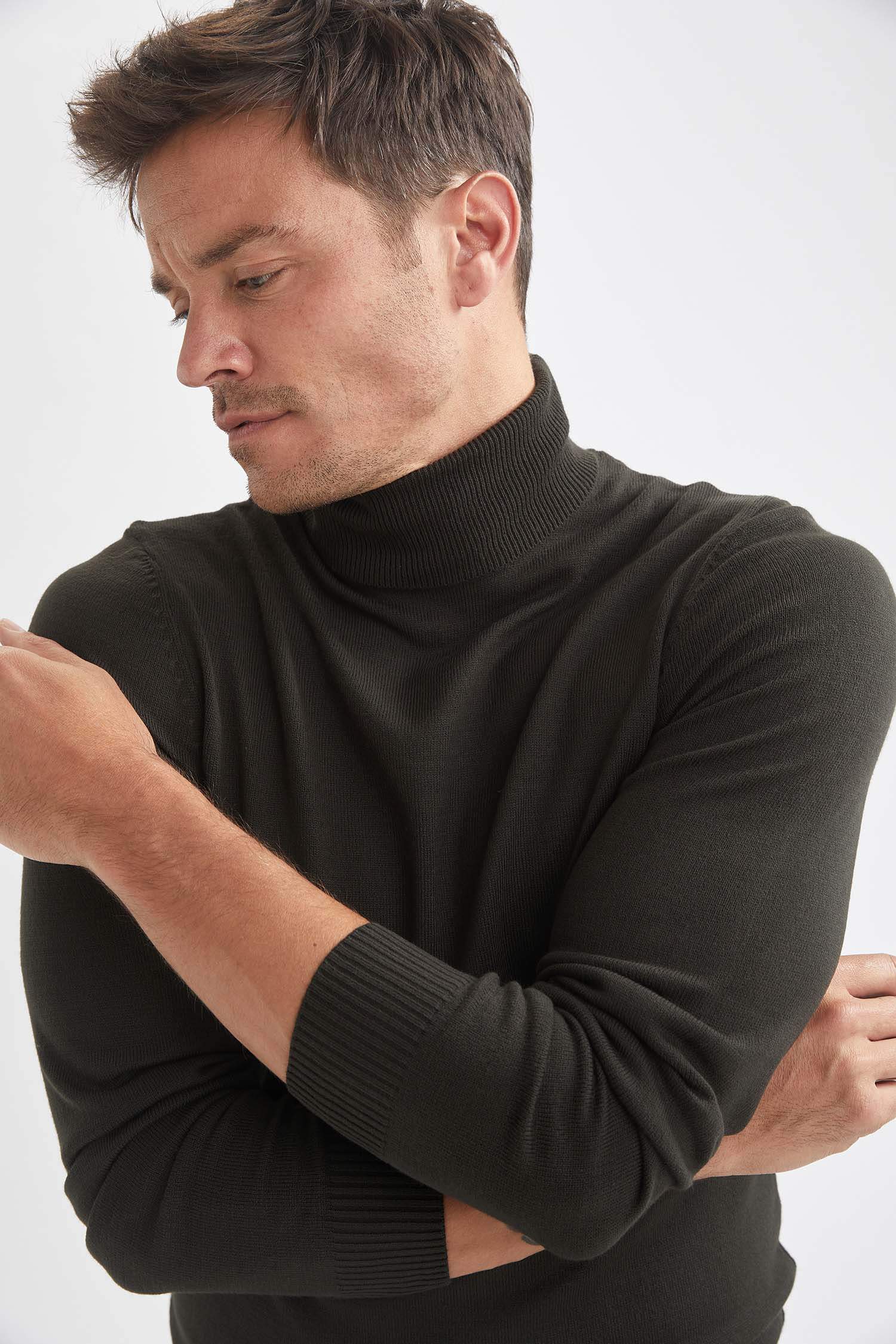 Slim Fit Balıkçı Yaka Triko Kazak