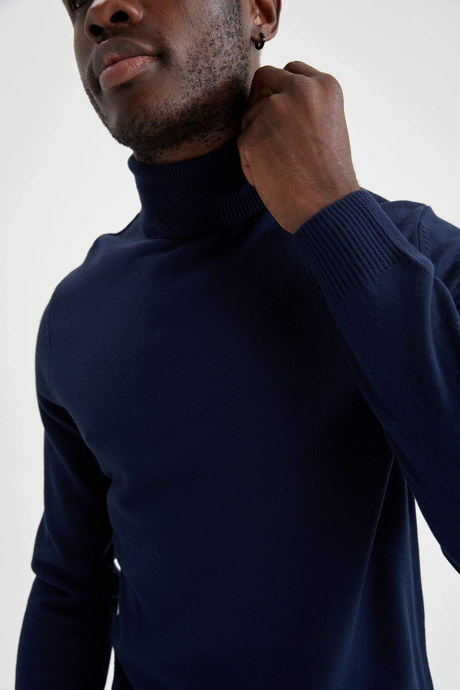 Slim Fit Balıkçı Yaka Triko Kazak