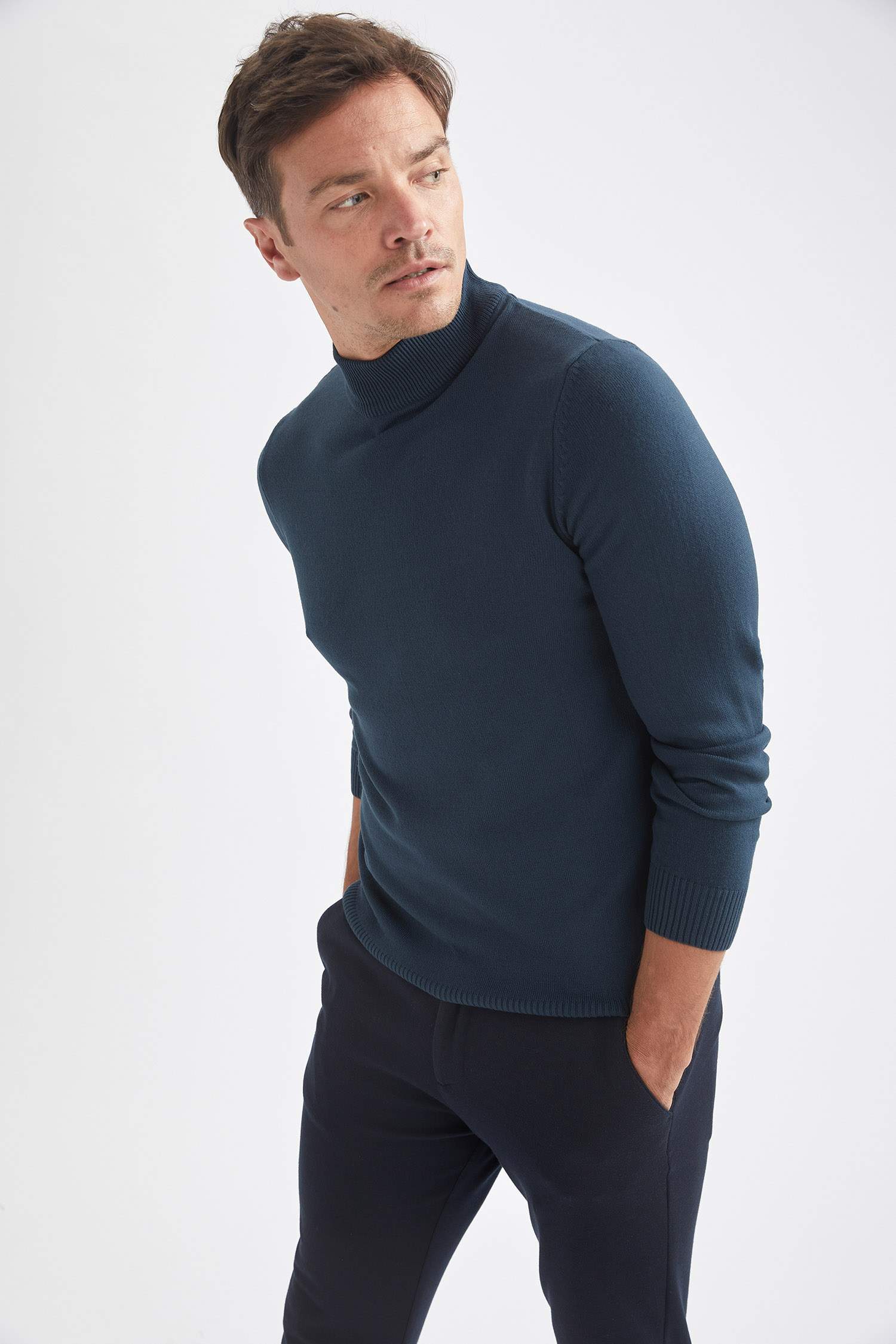 Slim Fit Balıkçı Yaka Triko Kazak