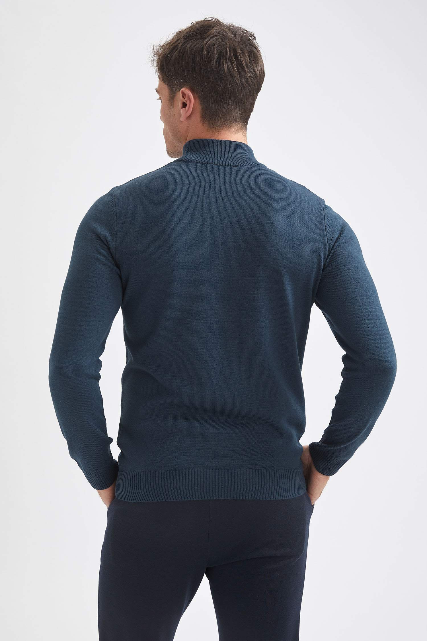 Slim Fit Balıkçı Yaka Triko Kazak