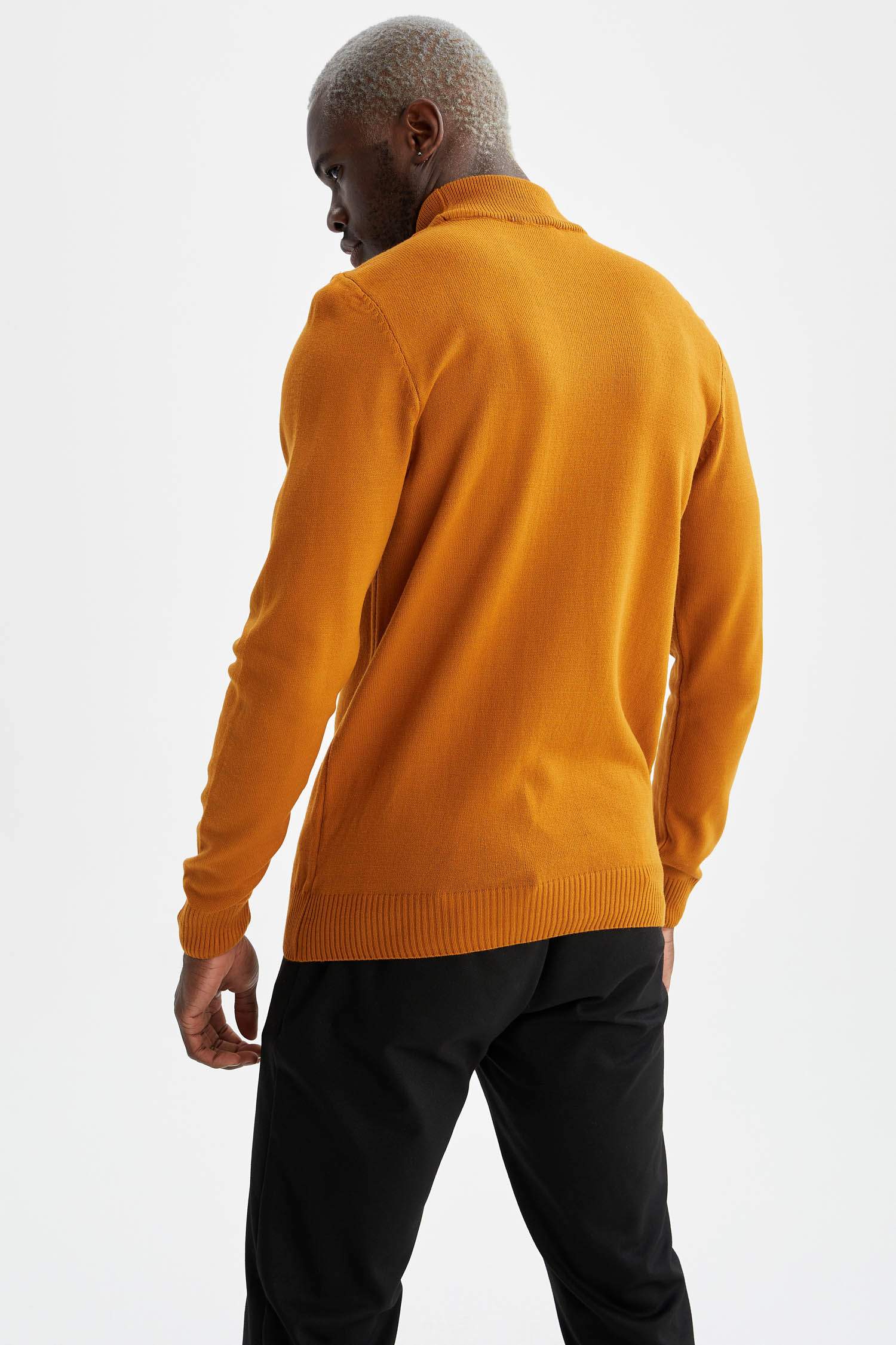 Slim Fit Balıkçı Yaka Triko Kazak
