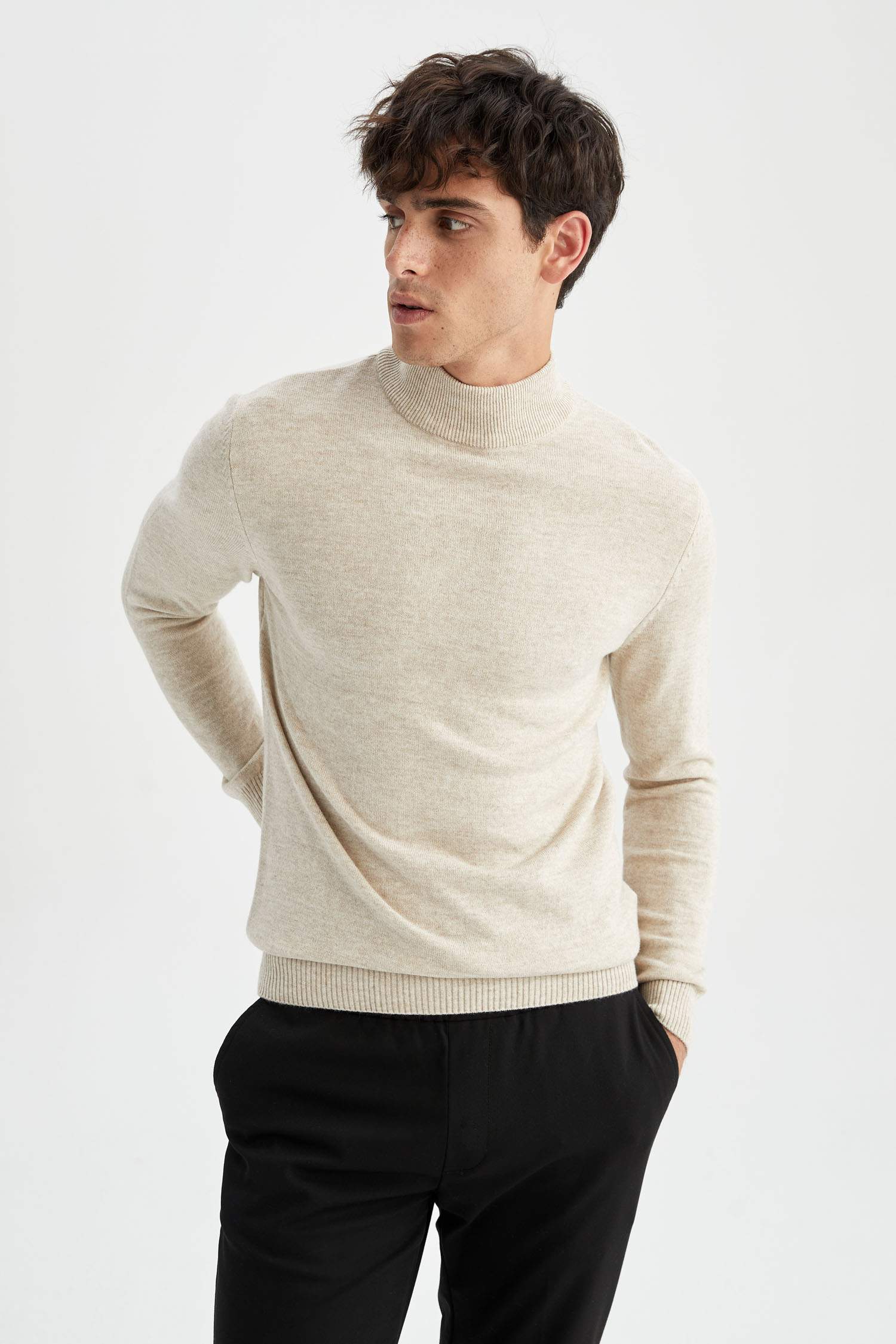 Defacto Slim Fit Yarım Balıkçı Yaka Triko Kazak. 3 Defacto Slim Fit Yarım Balıkçı Yaka Triko Kazak. 3