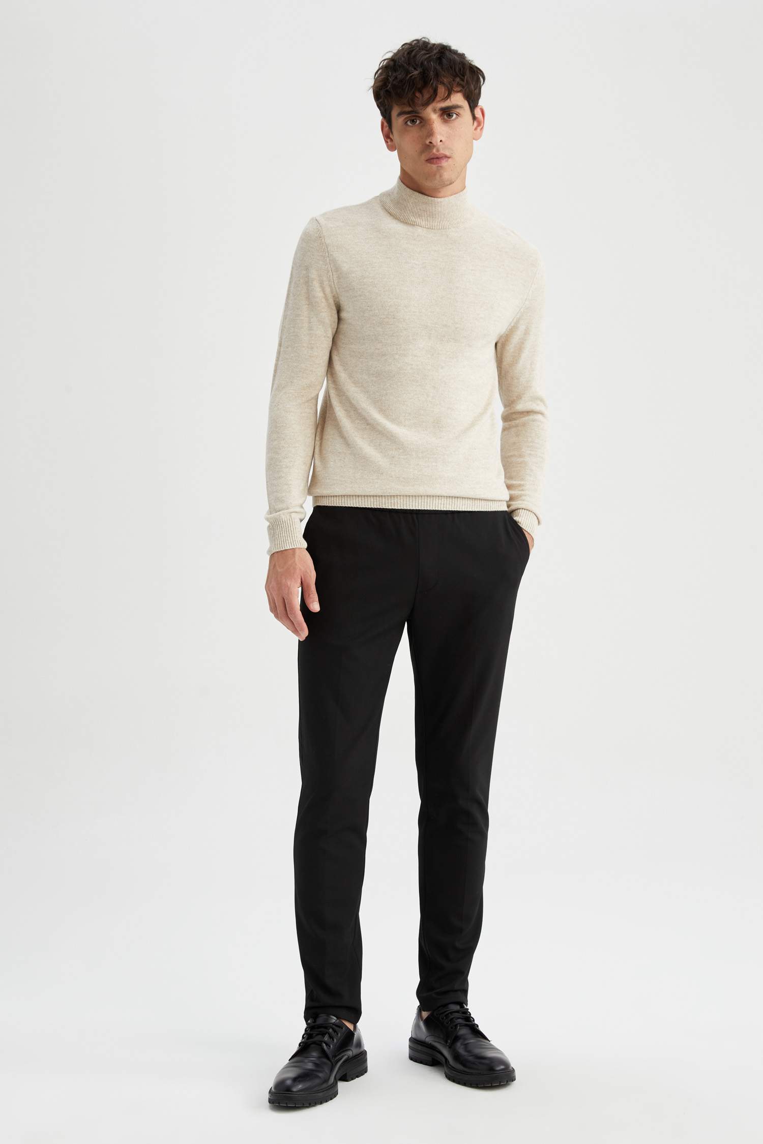Defacto Slim Fit Yarım Balıkçı Yaka Triko Kazak. 4 Defacto Slim Fit Yarım Balıkçı Yaka Triko Kazak. 4
