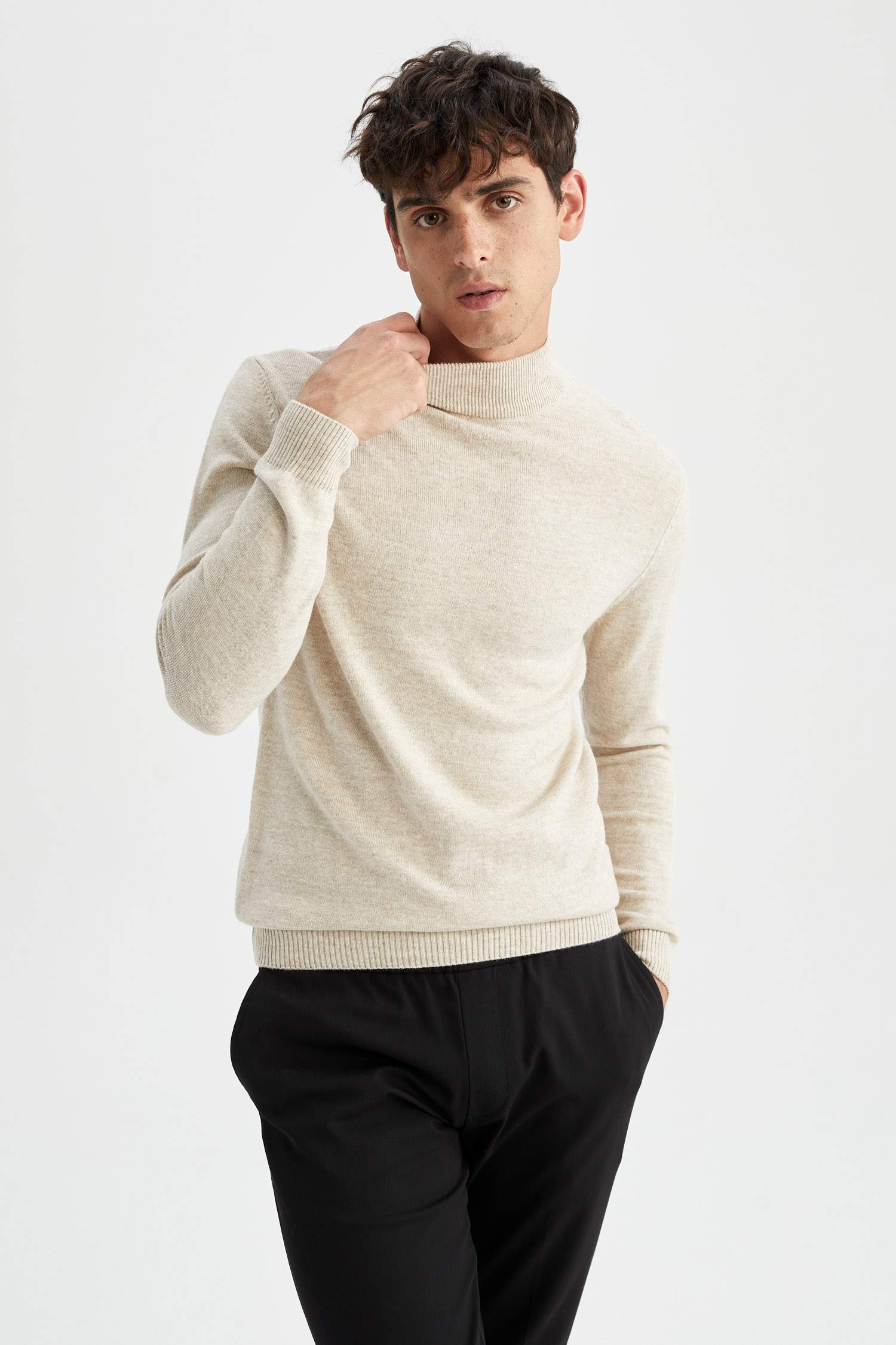 Defacto Slim Fit Yarım Balıkçı Yaka Triko Kazak. 7 Defacto Slim Fit Yarım Balıkçı Yaka Triko Kazak. 7