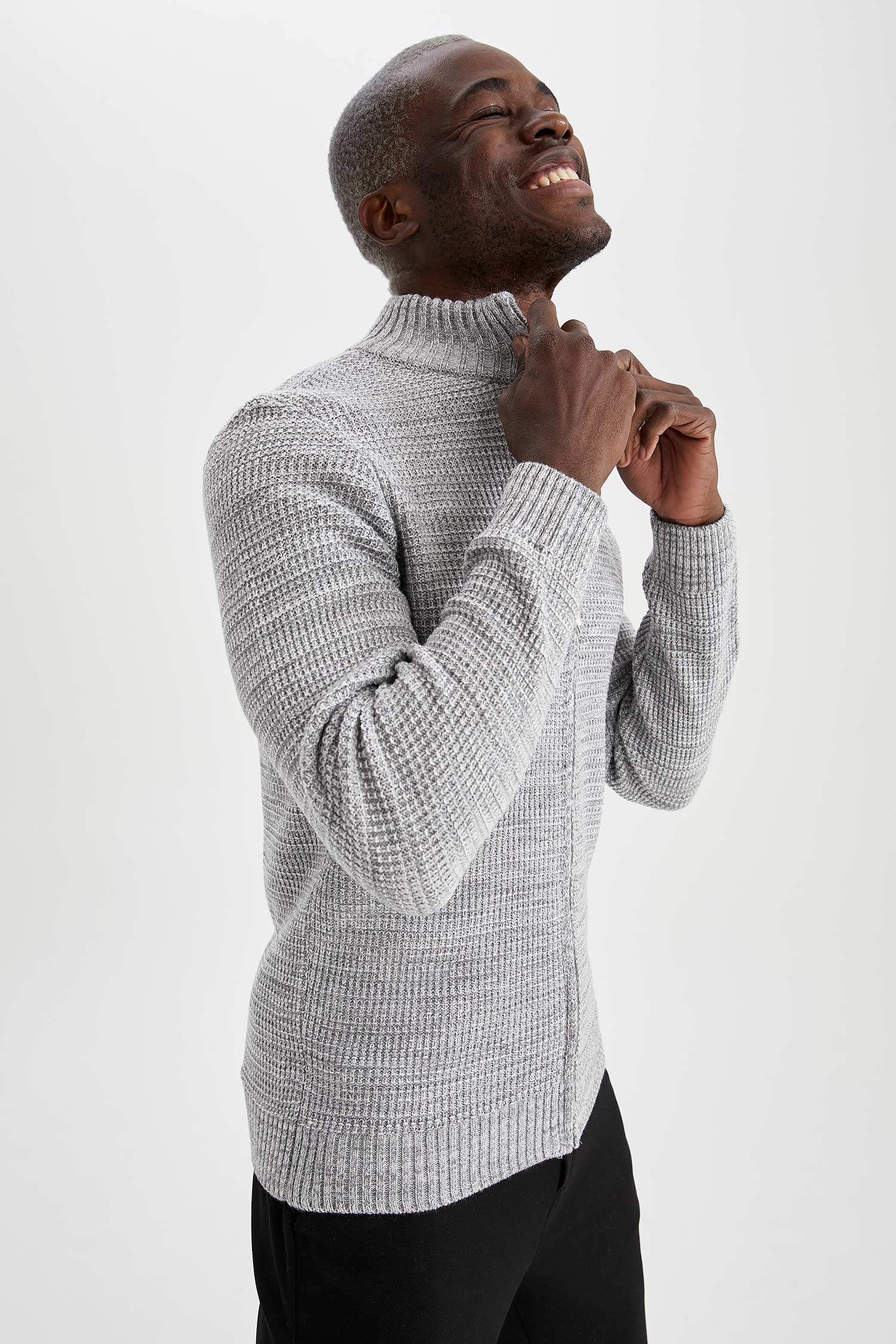 Slim Fit Yarım Balıkçı Yaka Fermuarlı Uzun Kollu Triko Hırka
