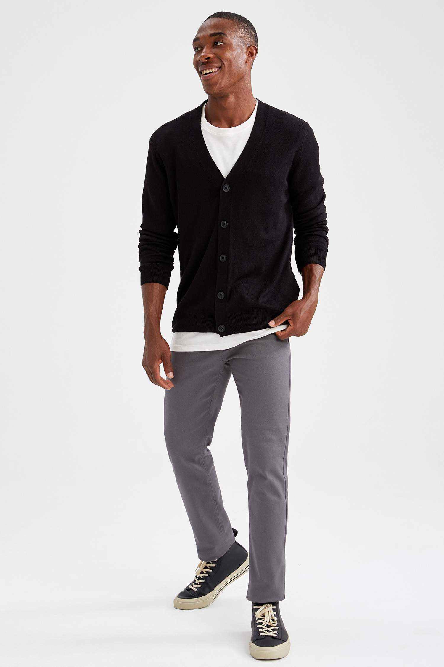 Slim Fit V Yaka Düğmeli Triko Hırka