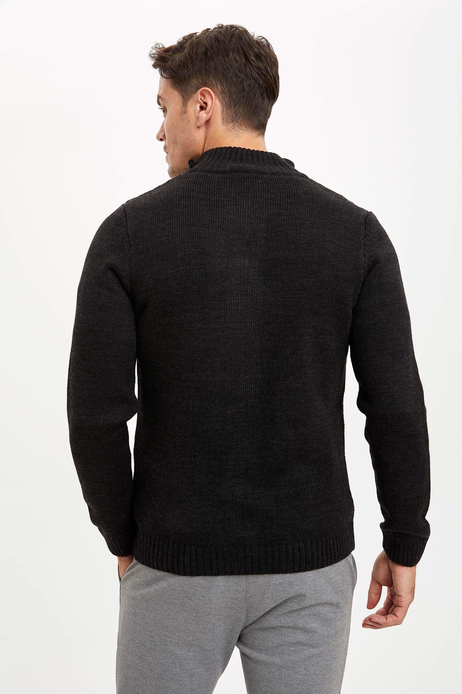 Slim Fit Yarım Balıkçı Yaka Fermuarlı Uzun Kollu Triko Hırka