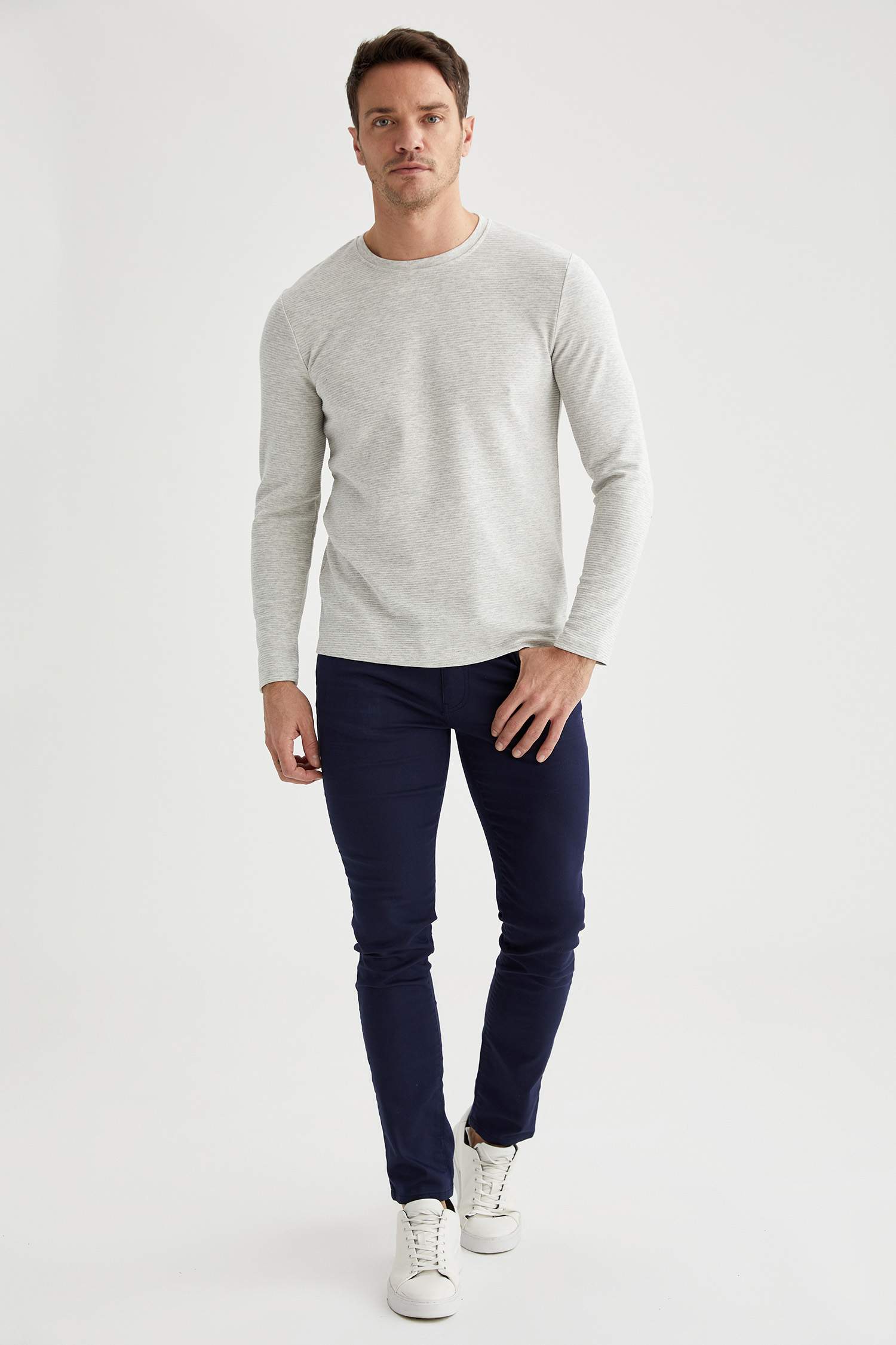 Uzun Kollu Body Slim Fit Bisiklet Yaka