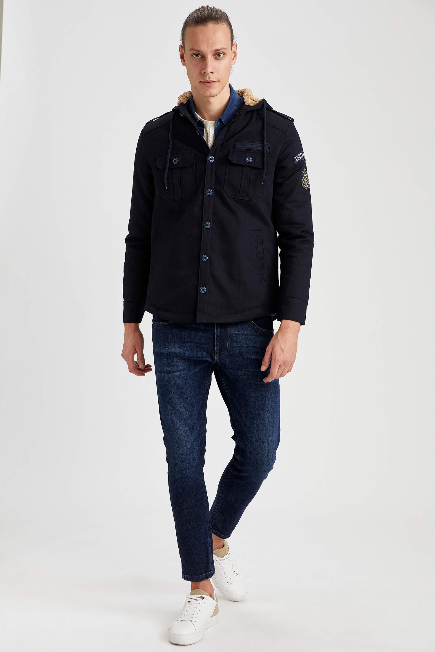 Slim Fit Kapüşonlu İçi Yumuşak Tüylü Uzun Kollu Ceket