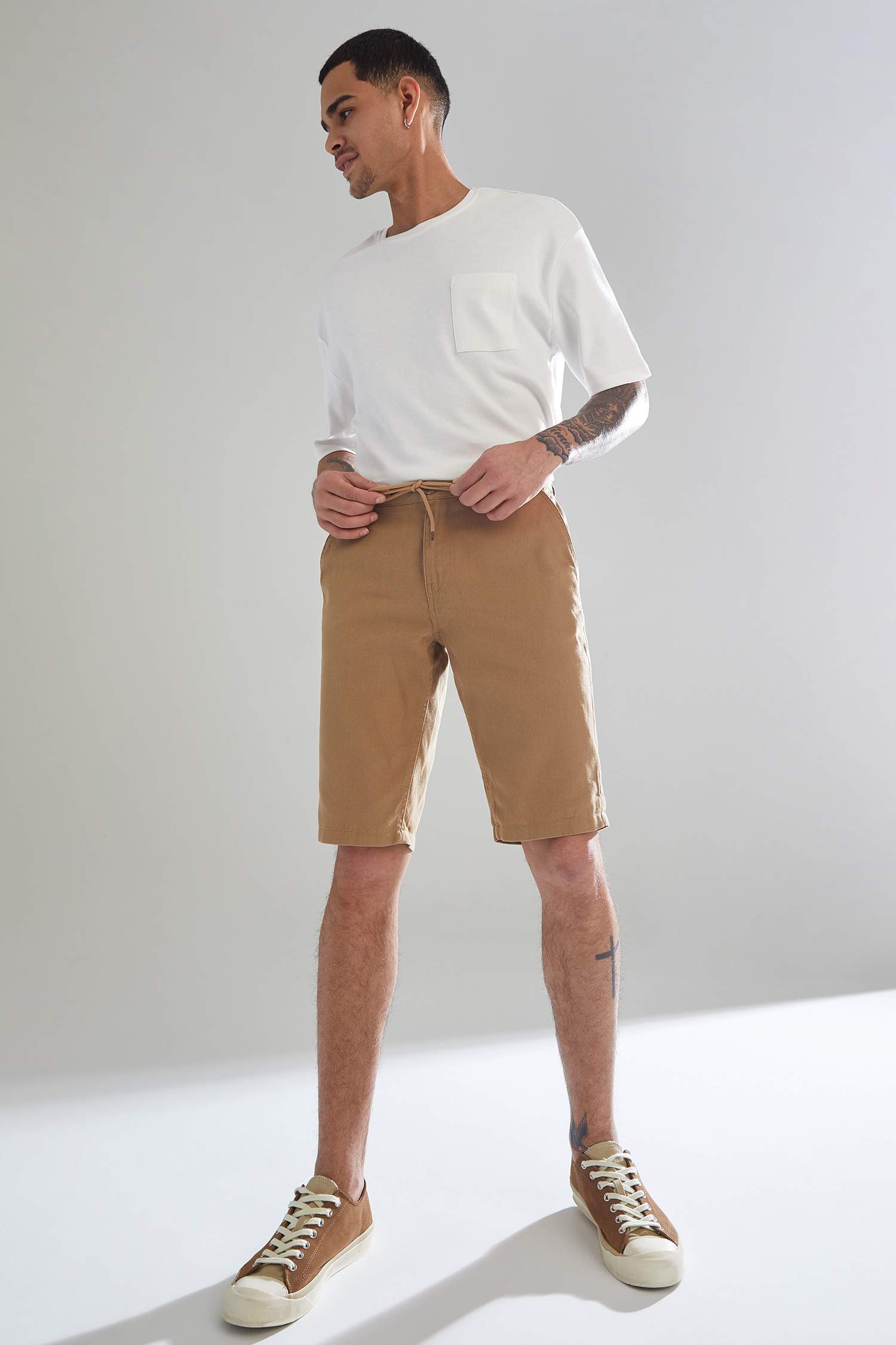Regular Fit Beli Bağcıklı Bermuda Şort