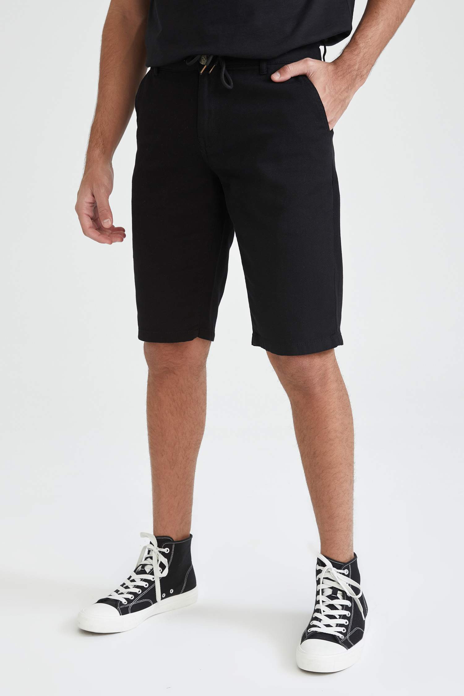 Regular Fit Beli Bağcıklı Bermuda Şort