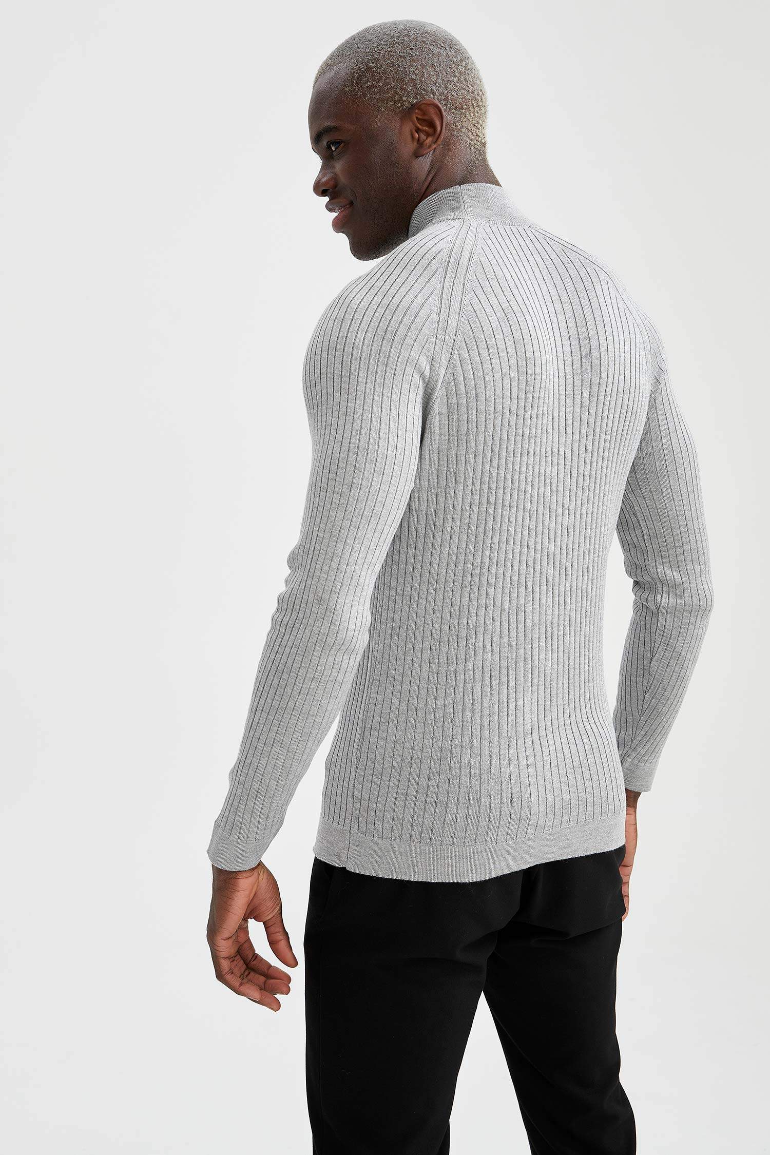 Slim Fit Balıkçı Yaka Boğazlı Triko Kazak