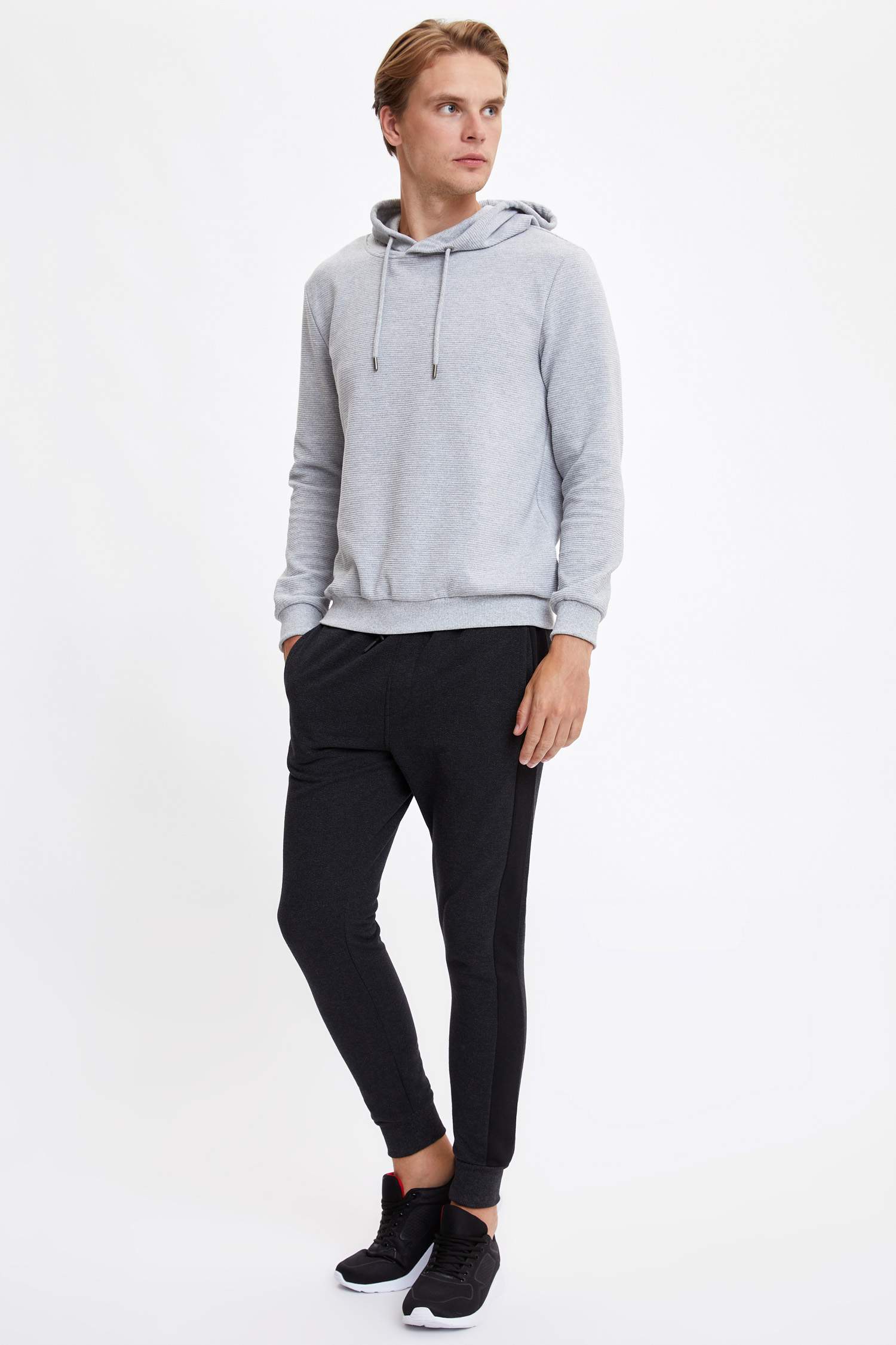 Regular Fit Kapüşonlu Uzun Kollu Sweatshirt