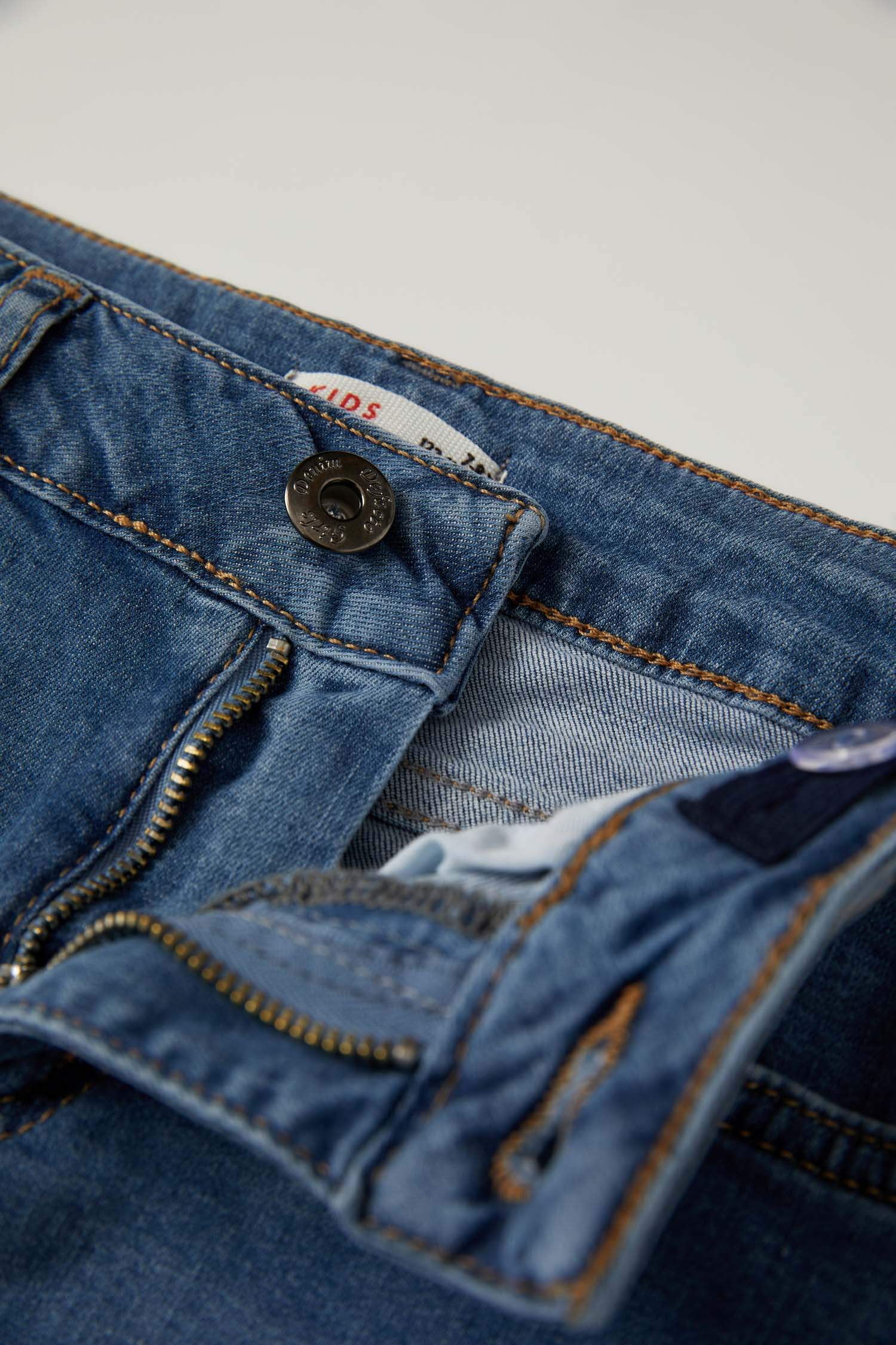 Kız Çocuk Skınny Fit Yıpratma Detaylı Jean Pantolon