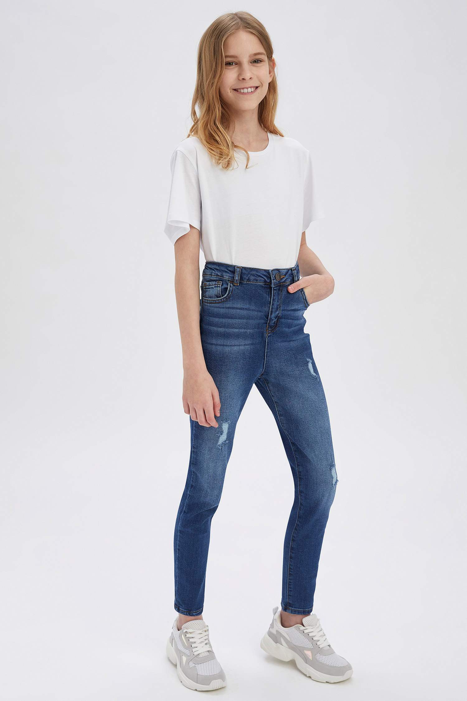 Kız Çocuk Skınny Fit Yıpratma Detaylı Jean Pantolon