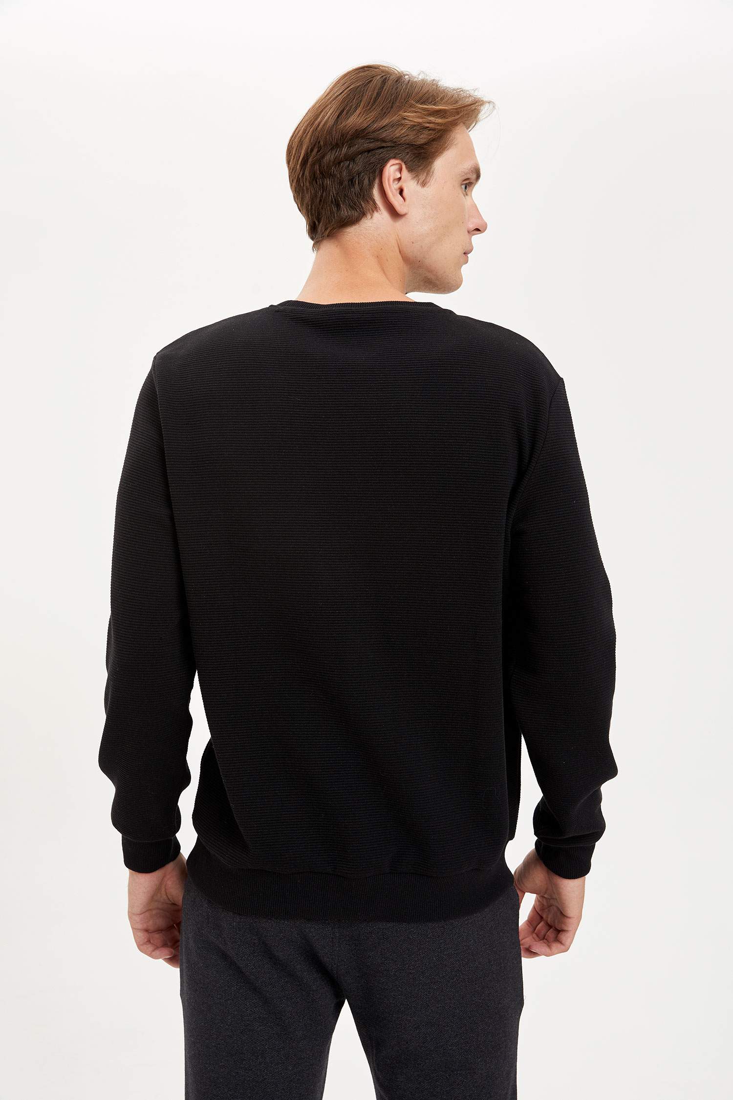 Slim Fit Bisiklet Yaka Slogan Desenli Uzun Kollu Sweatshirt
