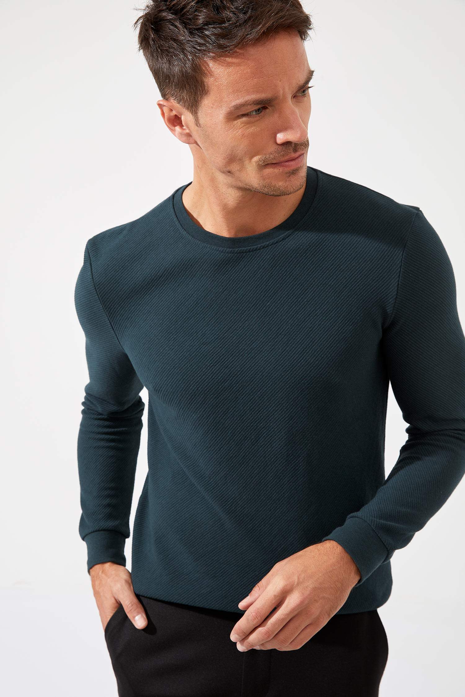 Slim Fit Bisiklet Yaka Cepsiz Pamuklu Uzun Kollu Sweatshirt