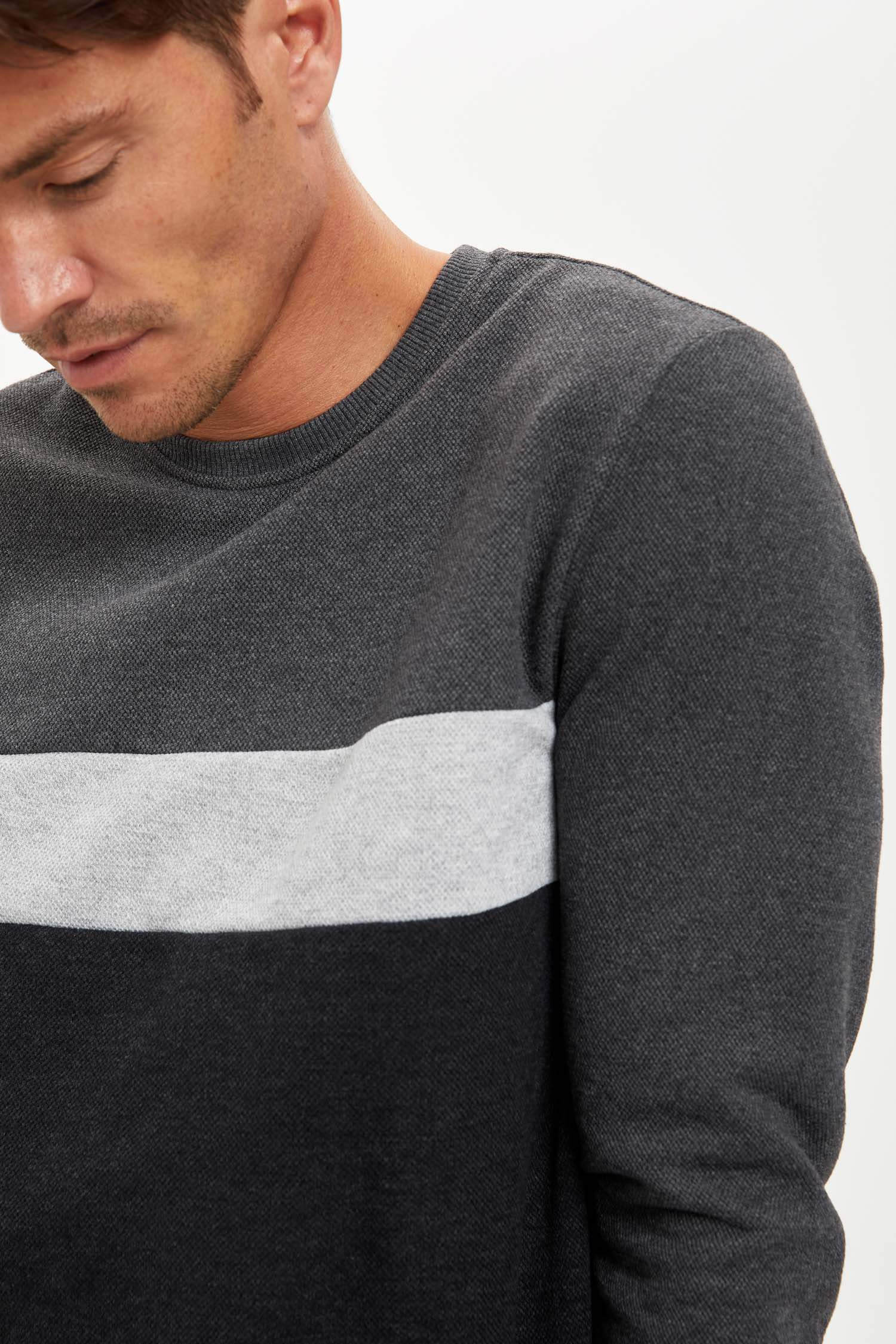Regular Fit Bisiklet Yaka Uzun Kollu Sweatshirt