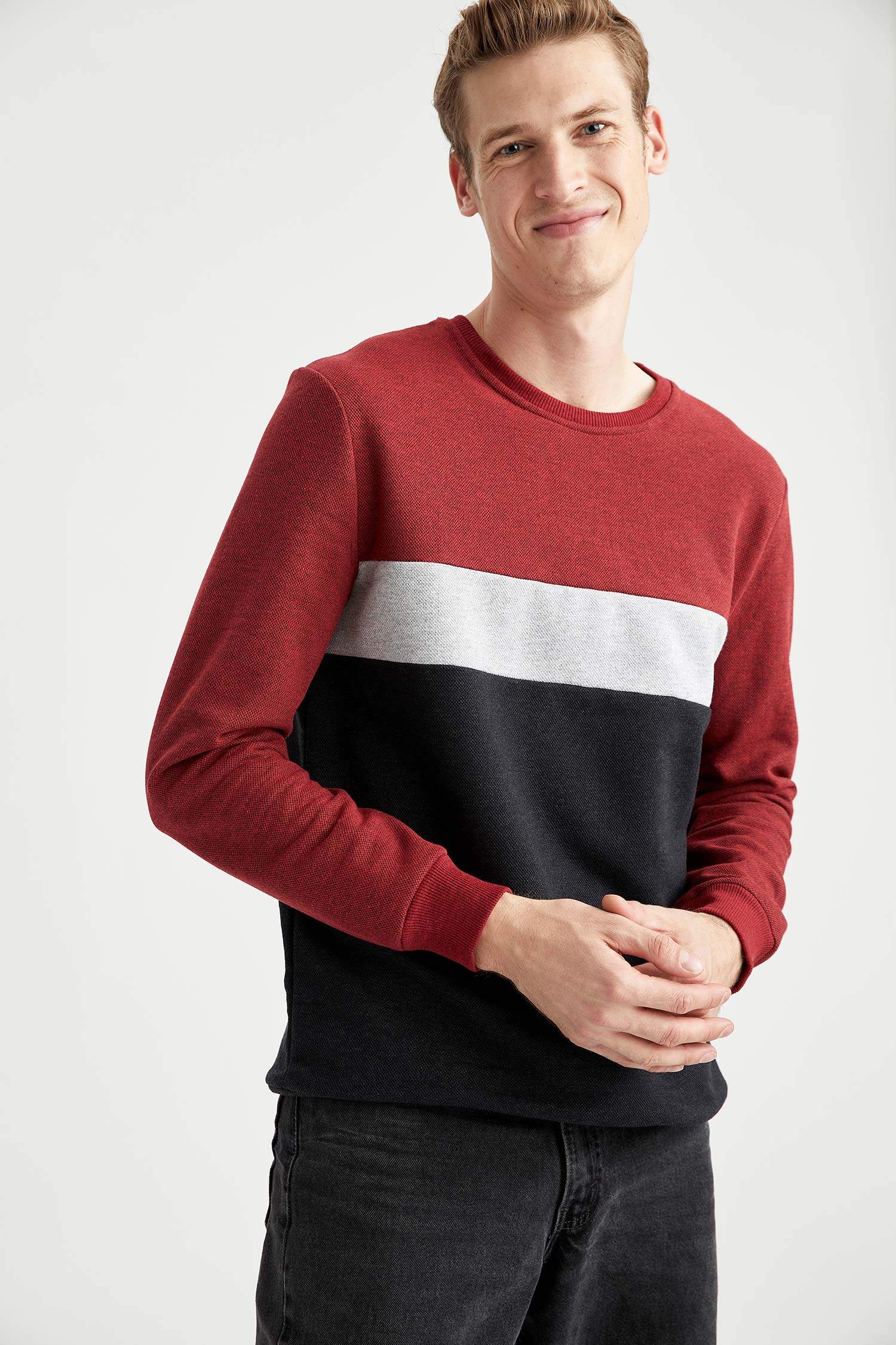 Regular Fit Bisiklet Yaka Uzun Kollu Sweatshirt