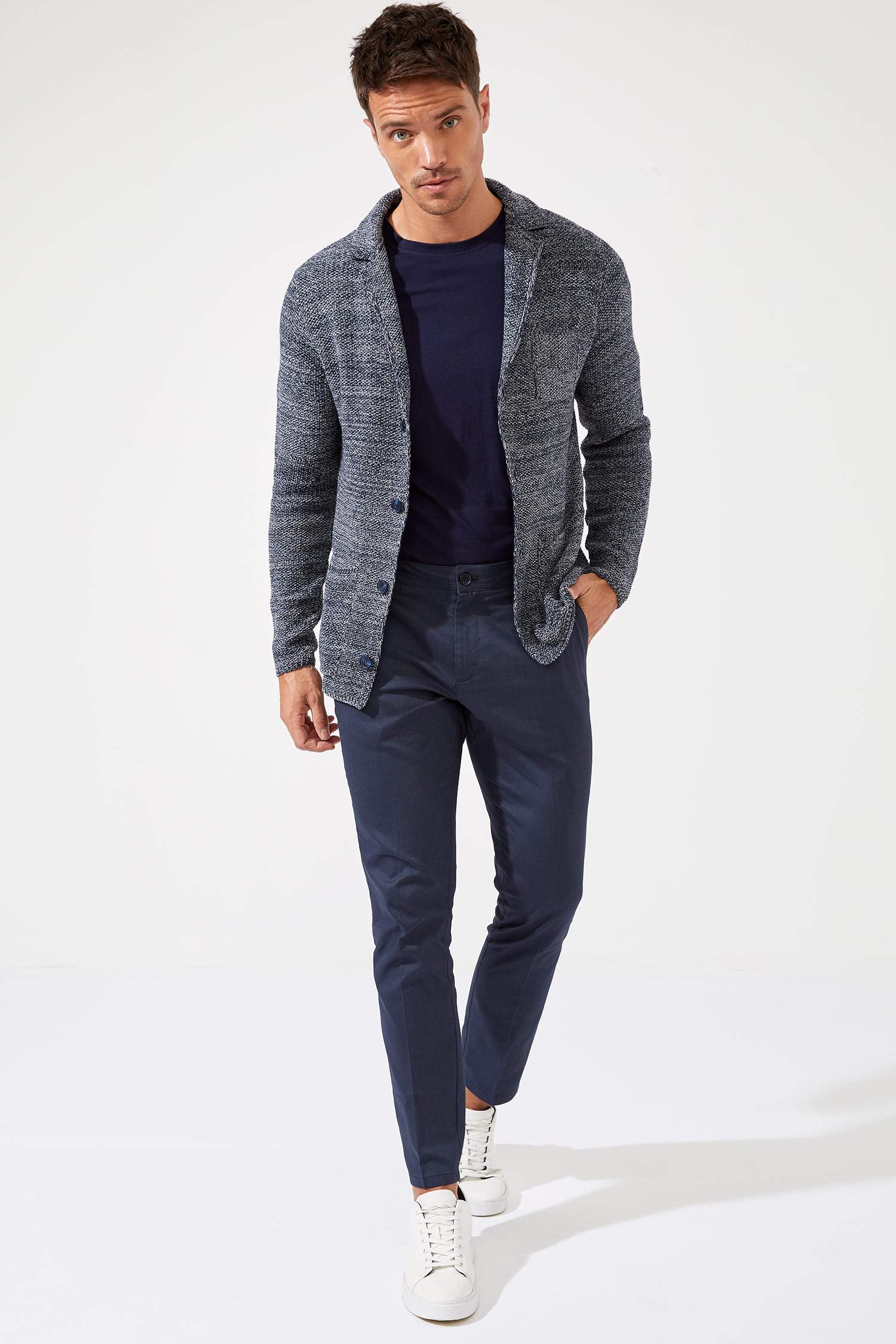 Slim Fit V Yaka Düğmeli Uzun Kollu Triko Hırka