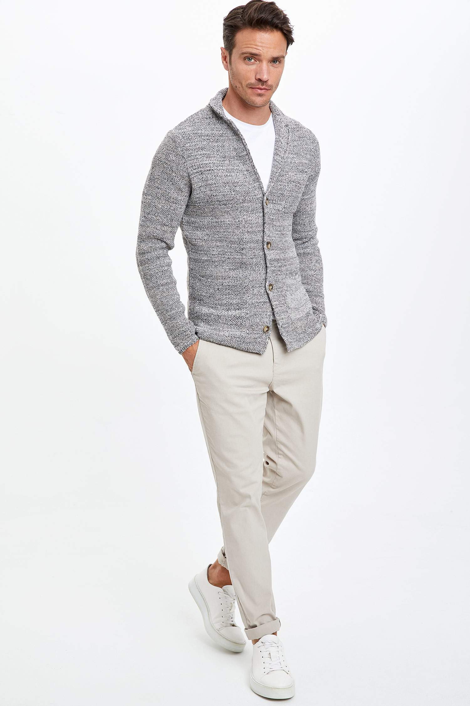 Slim Fit V Yaka Düğmeli Uzun Kollu Triko Hırka