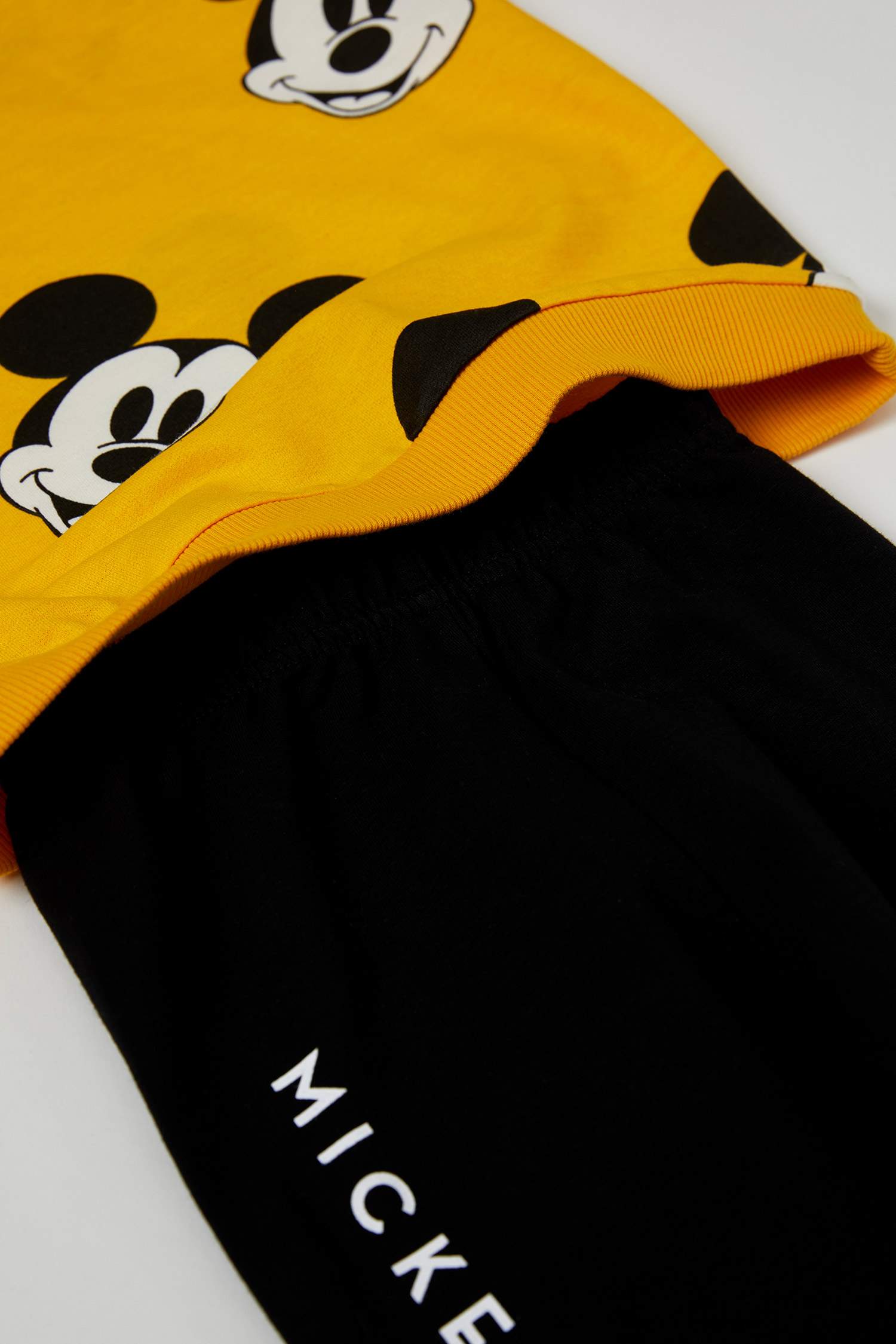 Kız Çocuk Mickey Mouse Lisanslı Eşofman ve Sweatshirt Takım