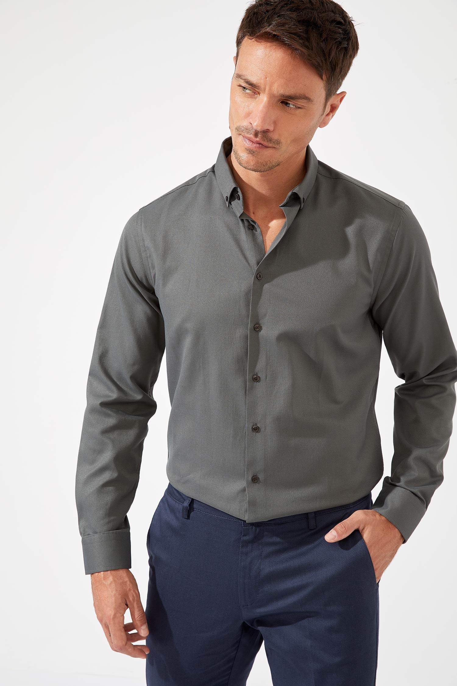 Modern Fit Klasik Uzun Kollu Gömlek