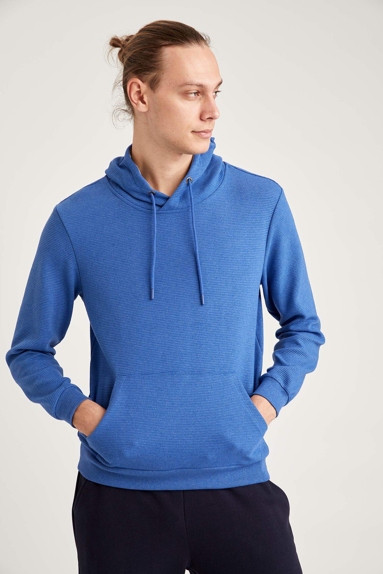 Kapüşonlu Slim Fit Basic Sweatshirt