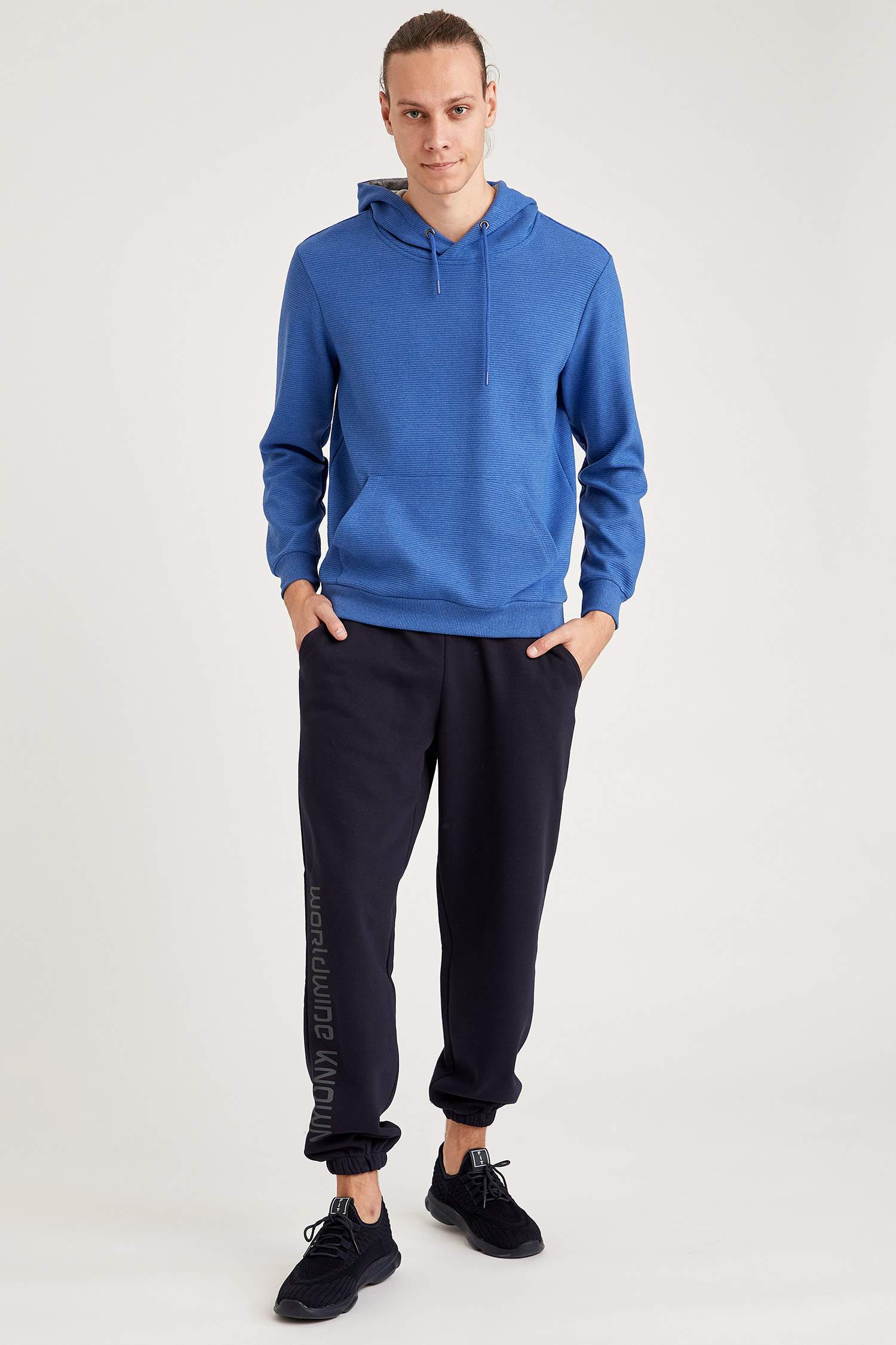 Kapüşonlu Slim Fit Basic Sweatshirt