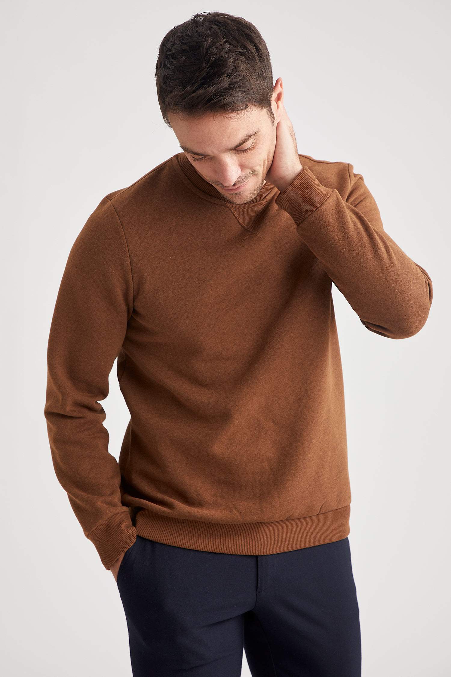 Regular Fit Bisiklet Yaka Basic Pamuklu Sweatshirt