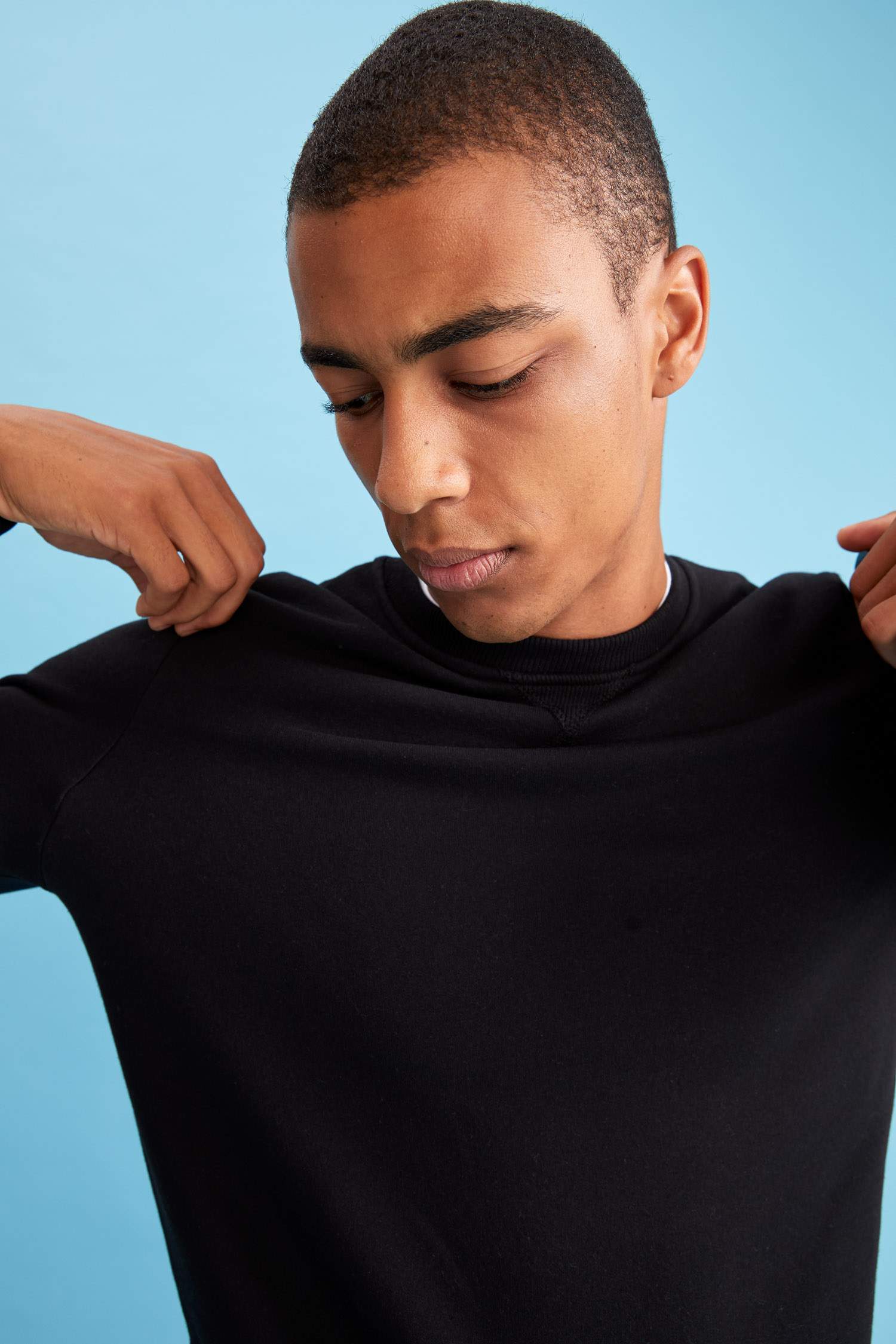 Regular Fit Bisiklet Yaka Basic Pamuklu Sweatshirt