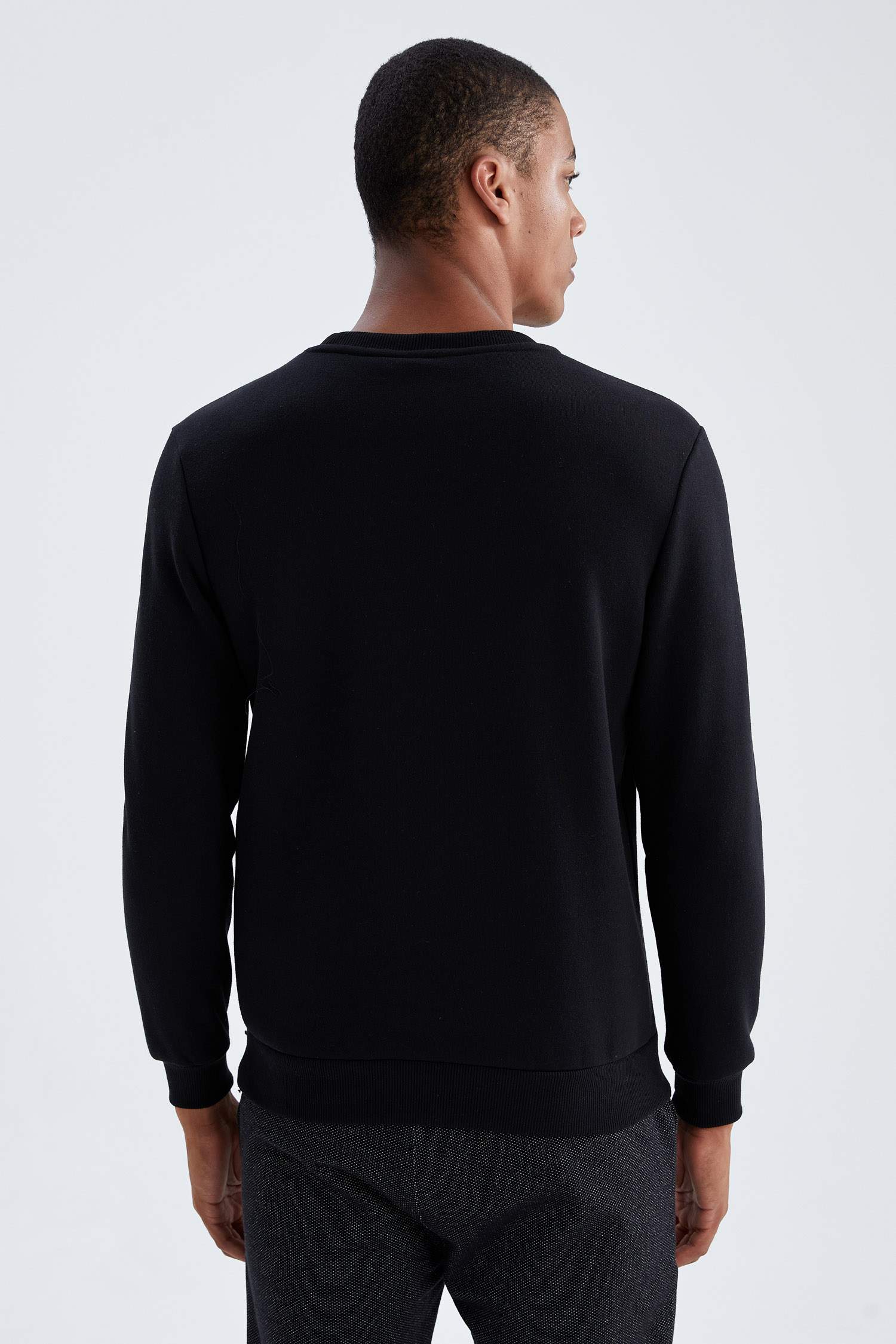 Regular Fit Bisiklet Yaka Basic Pamuklu Sweatshirt