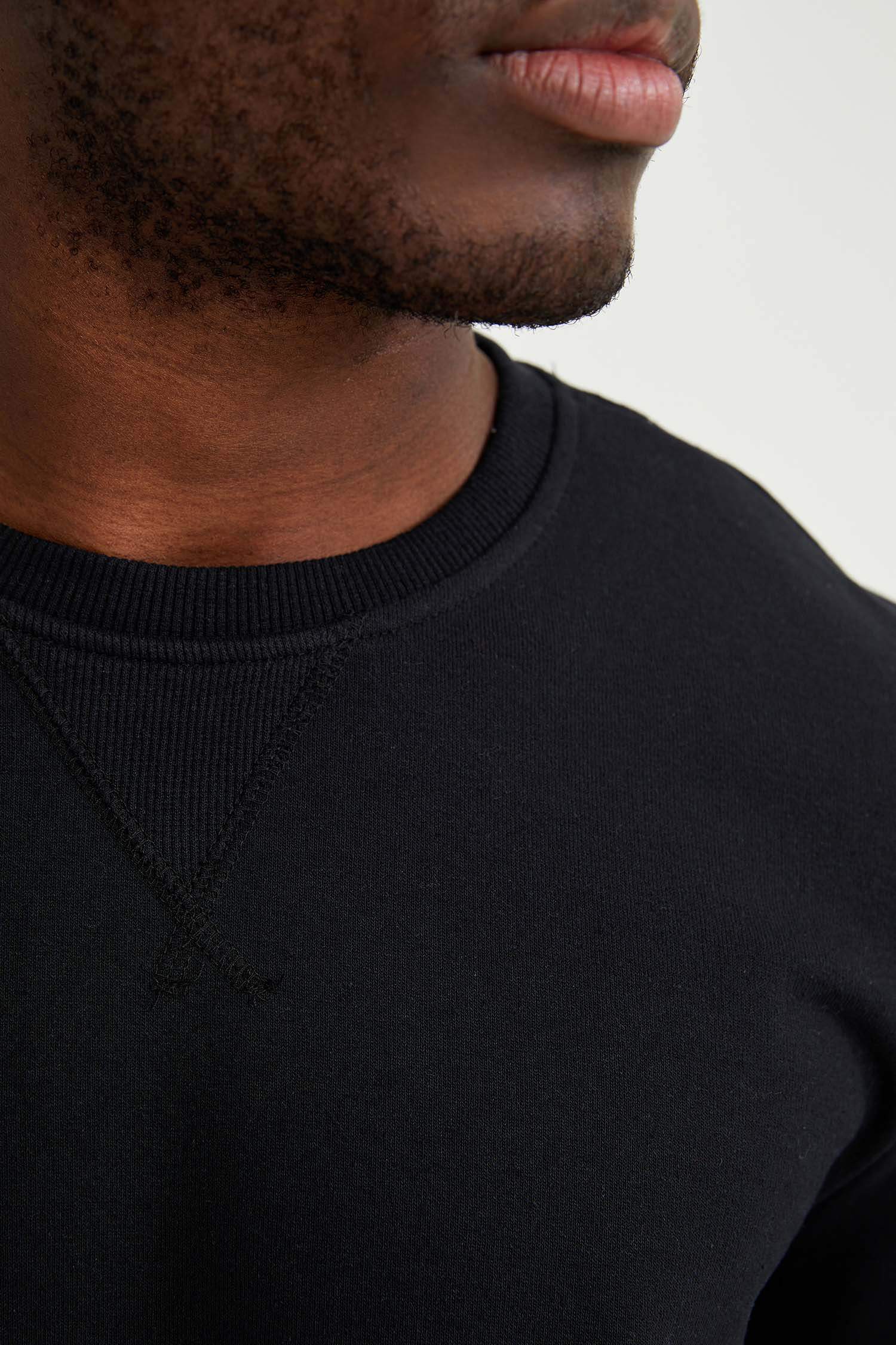 Regular Fit Bisiklet Yaka Basic Pamuklu Sweatshirt