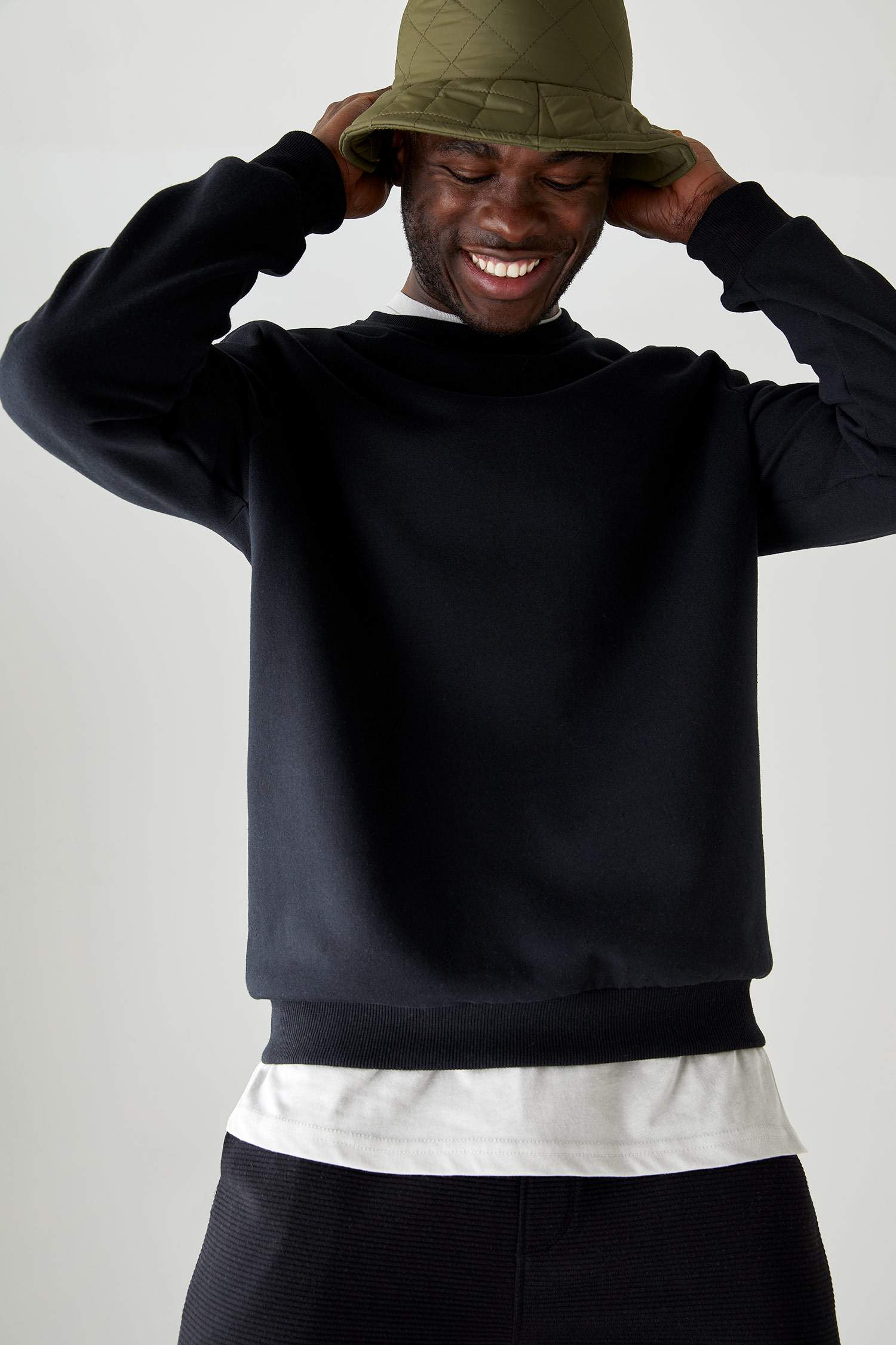 Regular Fit Bisiklet Yaka Basic Pamuklu Sweatshirt