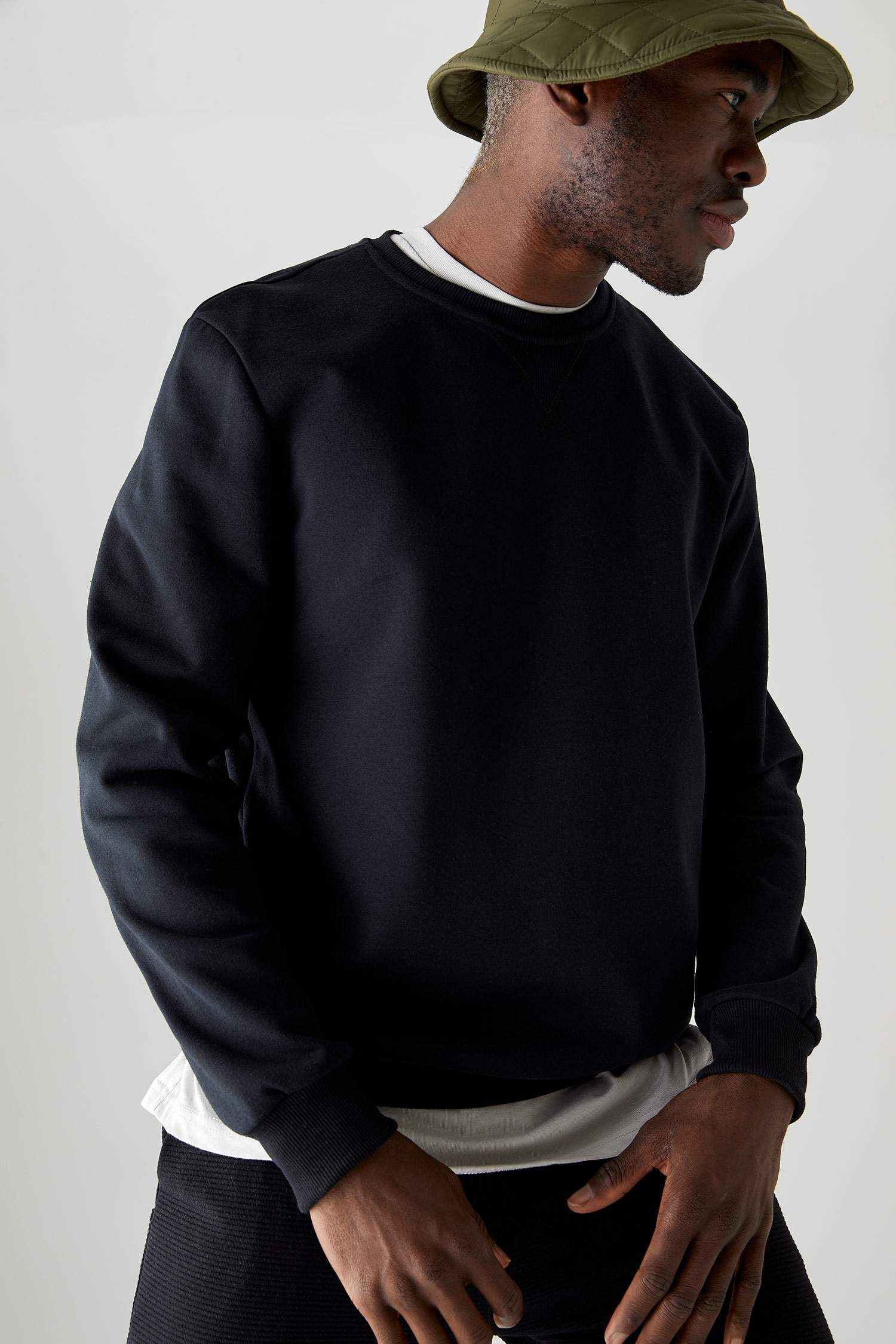 Regular Fit Bisiklet Yaka Basic Pamuklu Sweatshirt