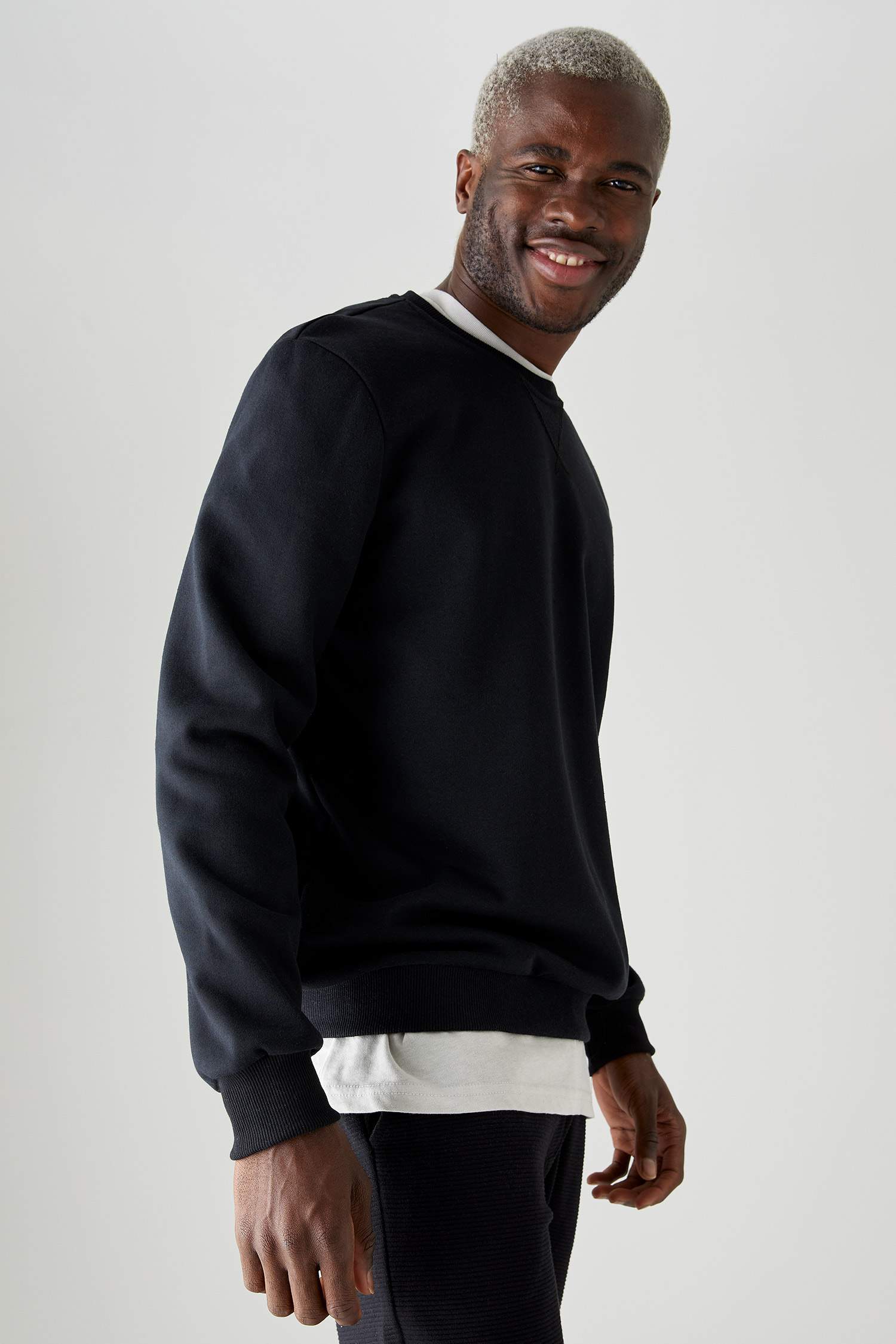 Regular Fit Bisiklet Yaka Basic Pamuklu Sweatshirt
