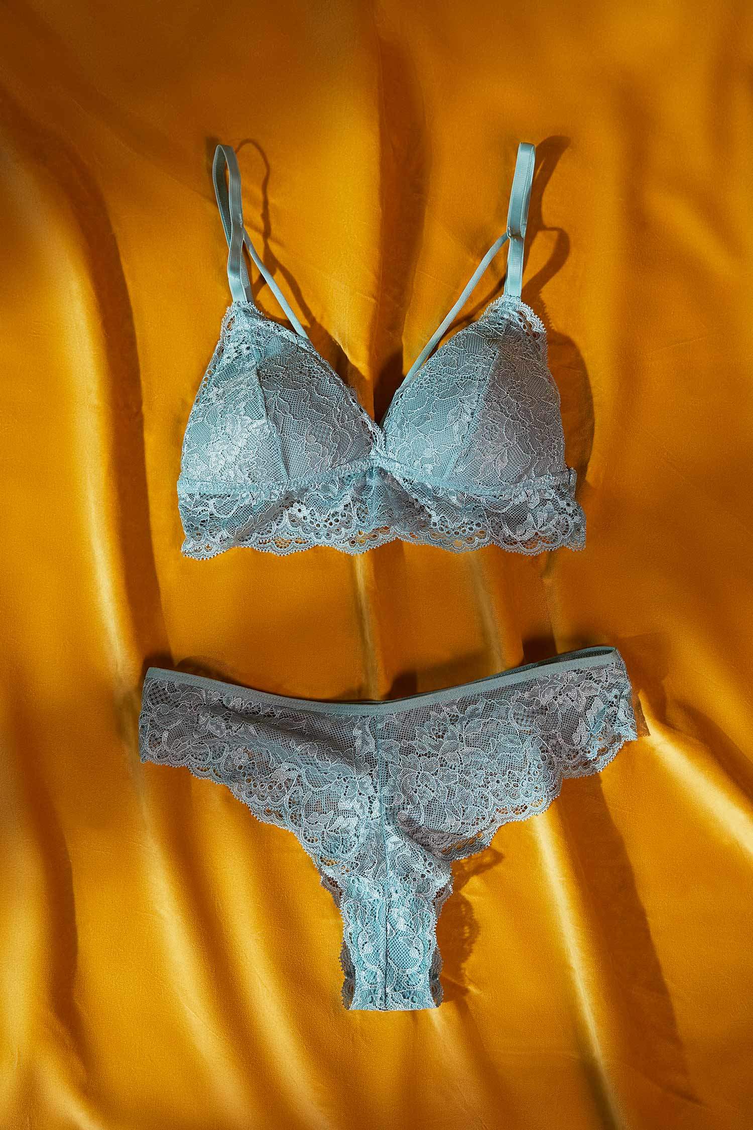 Fall In Love Dantelli Pedli Triangle Bralet