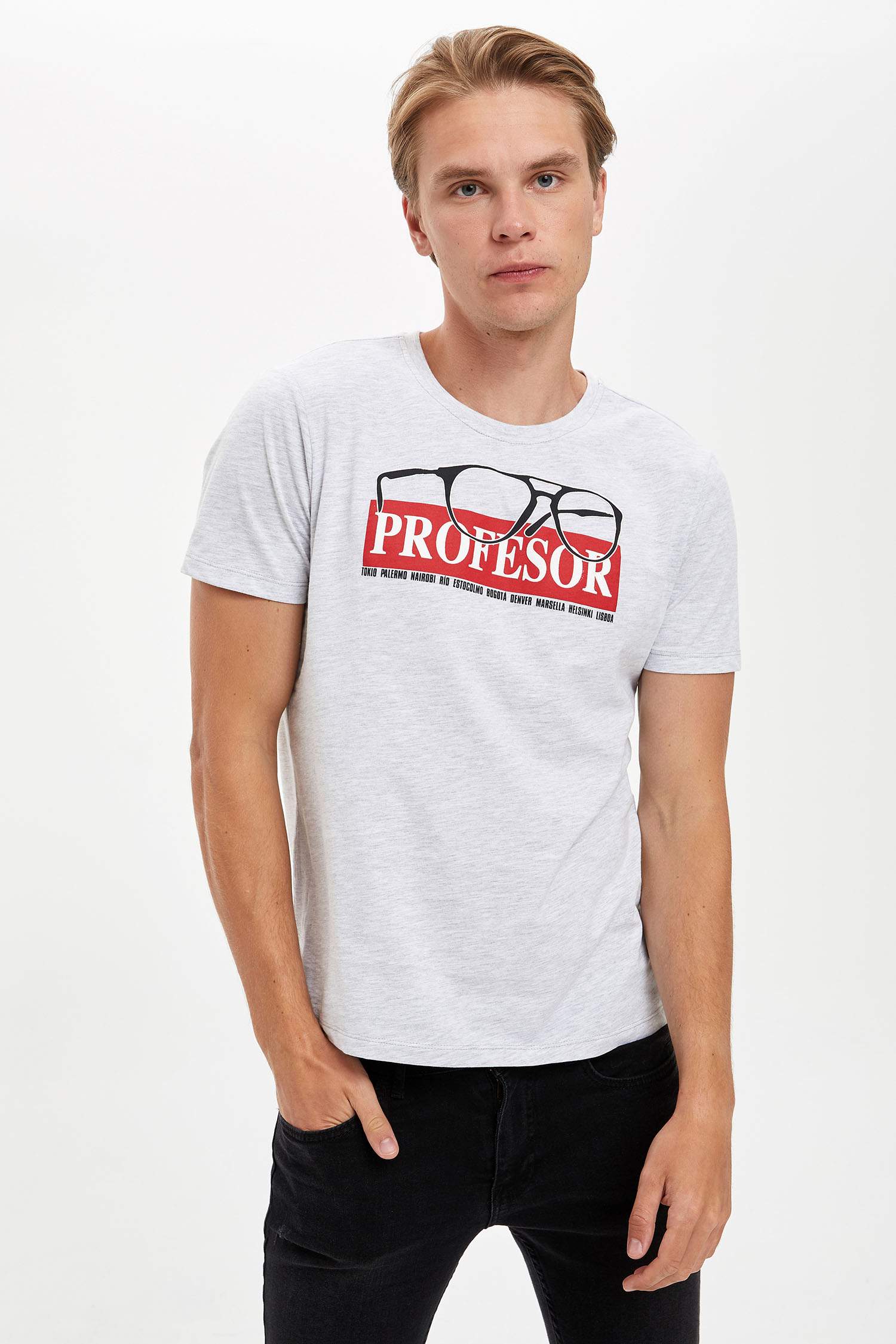 La Casa De Papel Lisanslı Slim Fit Bisiklet Yaka Tişört