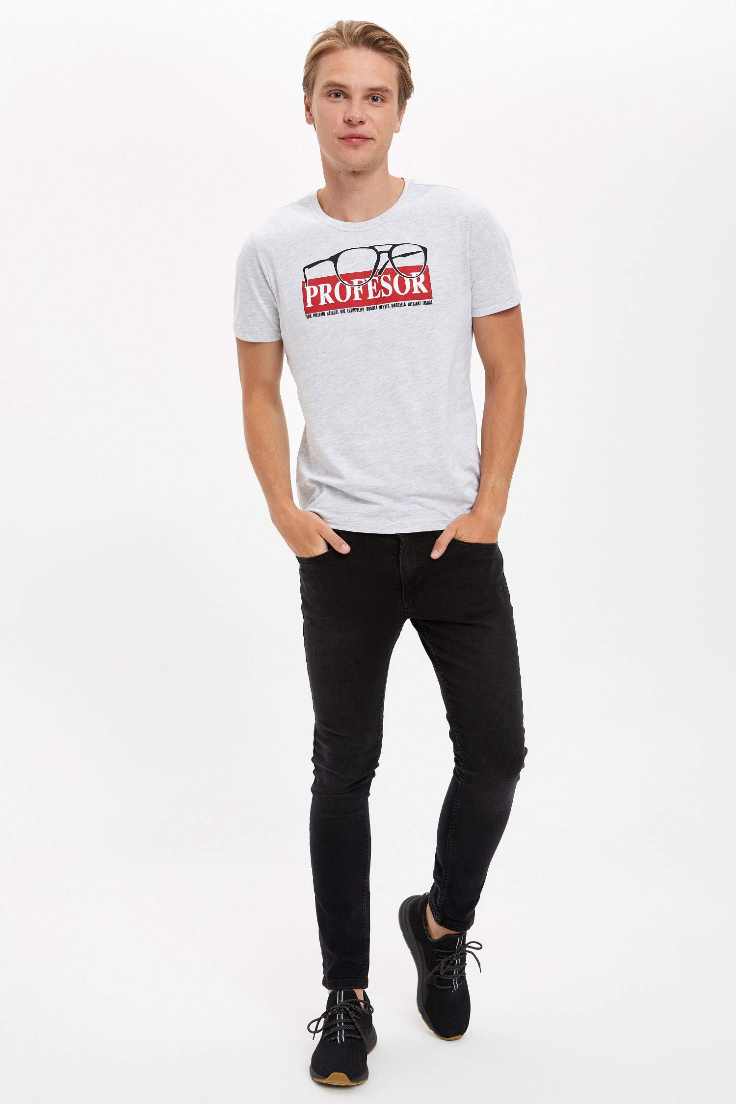La Casa De Papel Lisanslı Slim Fit Bisiklet Yaka Tişört