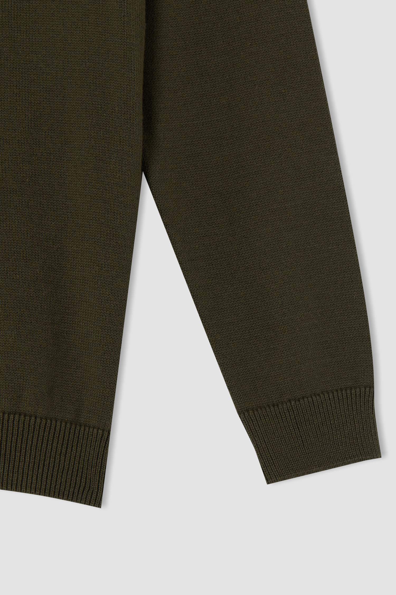 Erkek Çocuk Slim Fit Balıkçı Yaka Triko Kazak