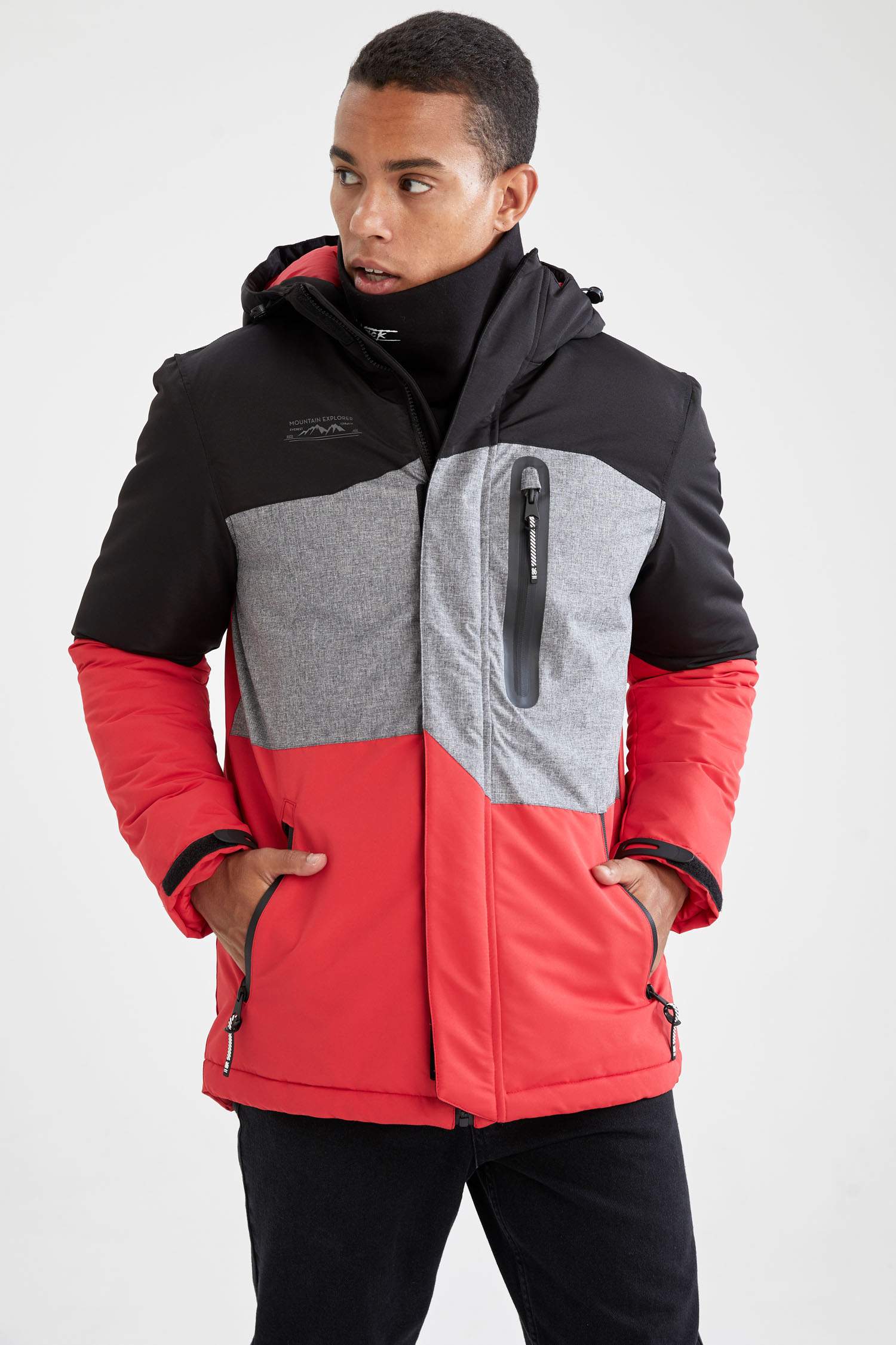 Blok Desenli Kapüşonlu Slim Fit Kalın Mont