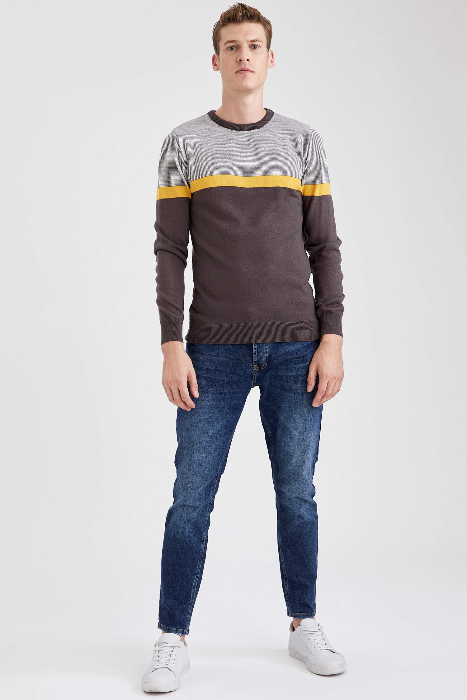 Blok Desenli Slim Fit Bisiklet Yaka Triko Kazak