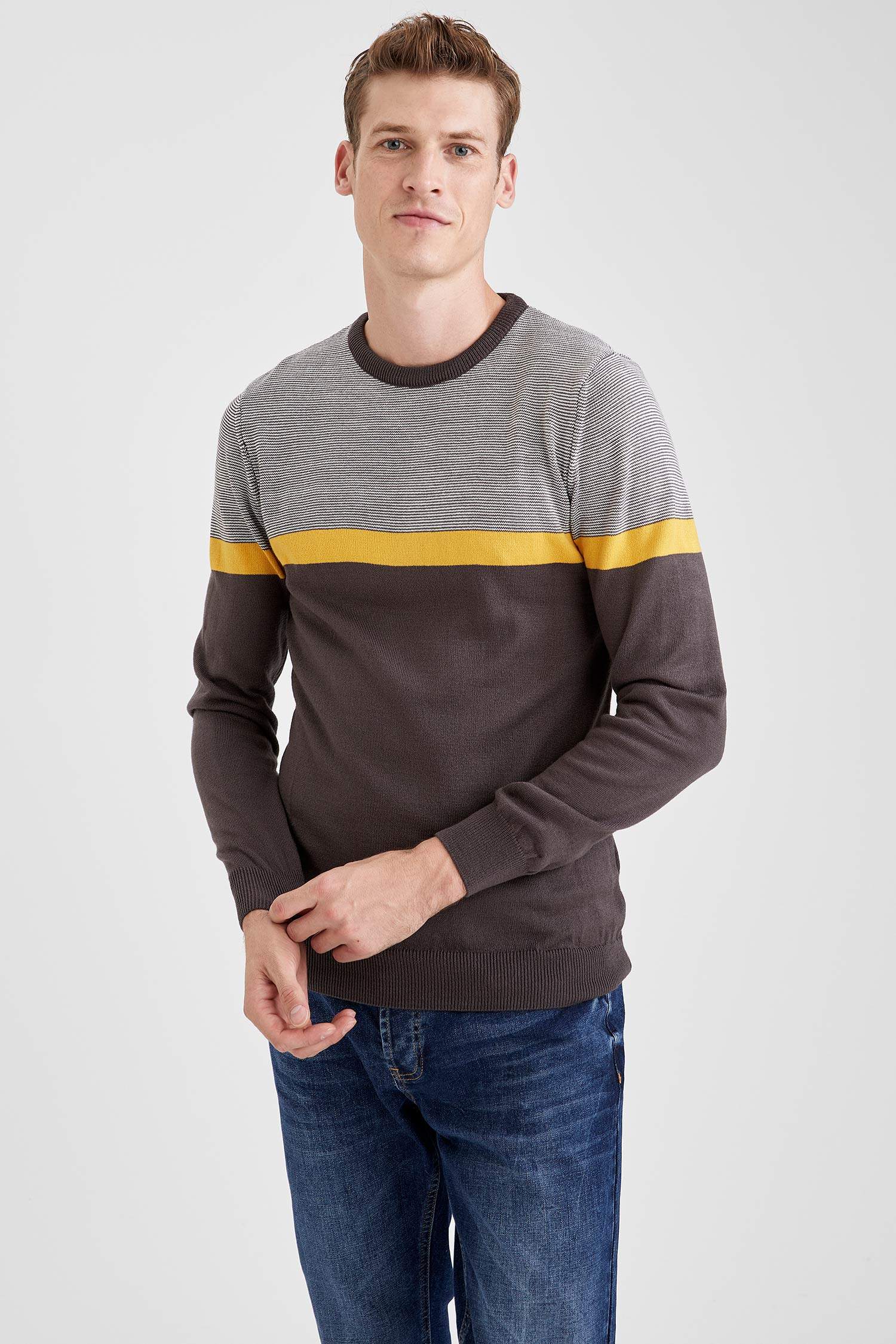 Blok Desenli Slim Fit Bisiklet Yaka Triko Kazak