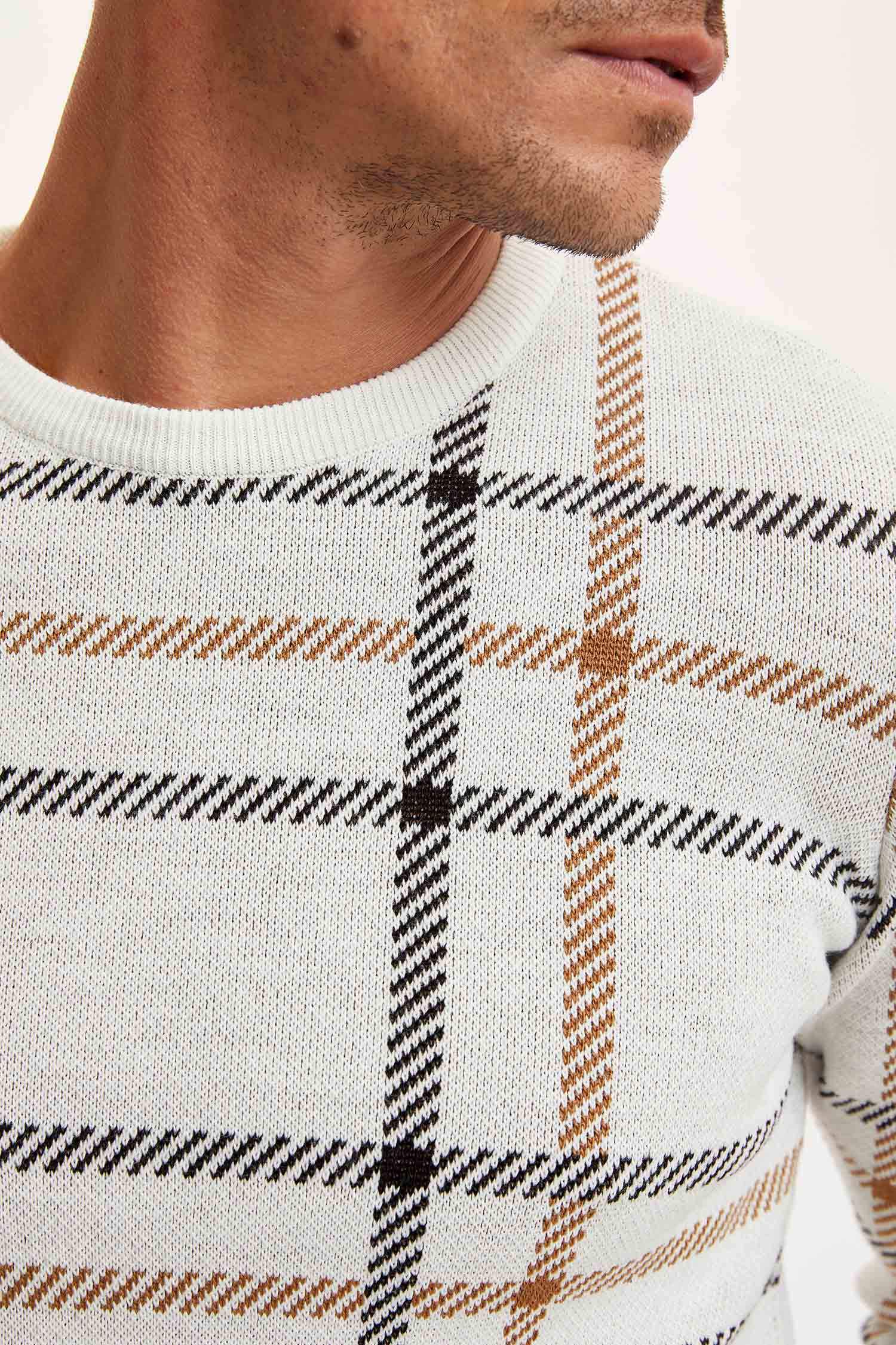Kare Desenli Slim Fit Bisiklet Yaka Triko Kazak