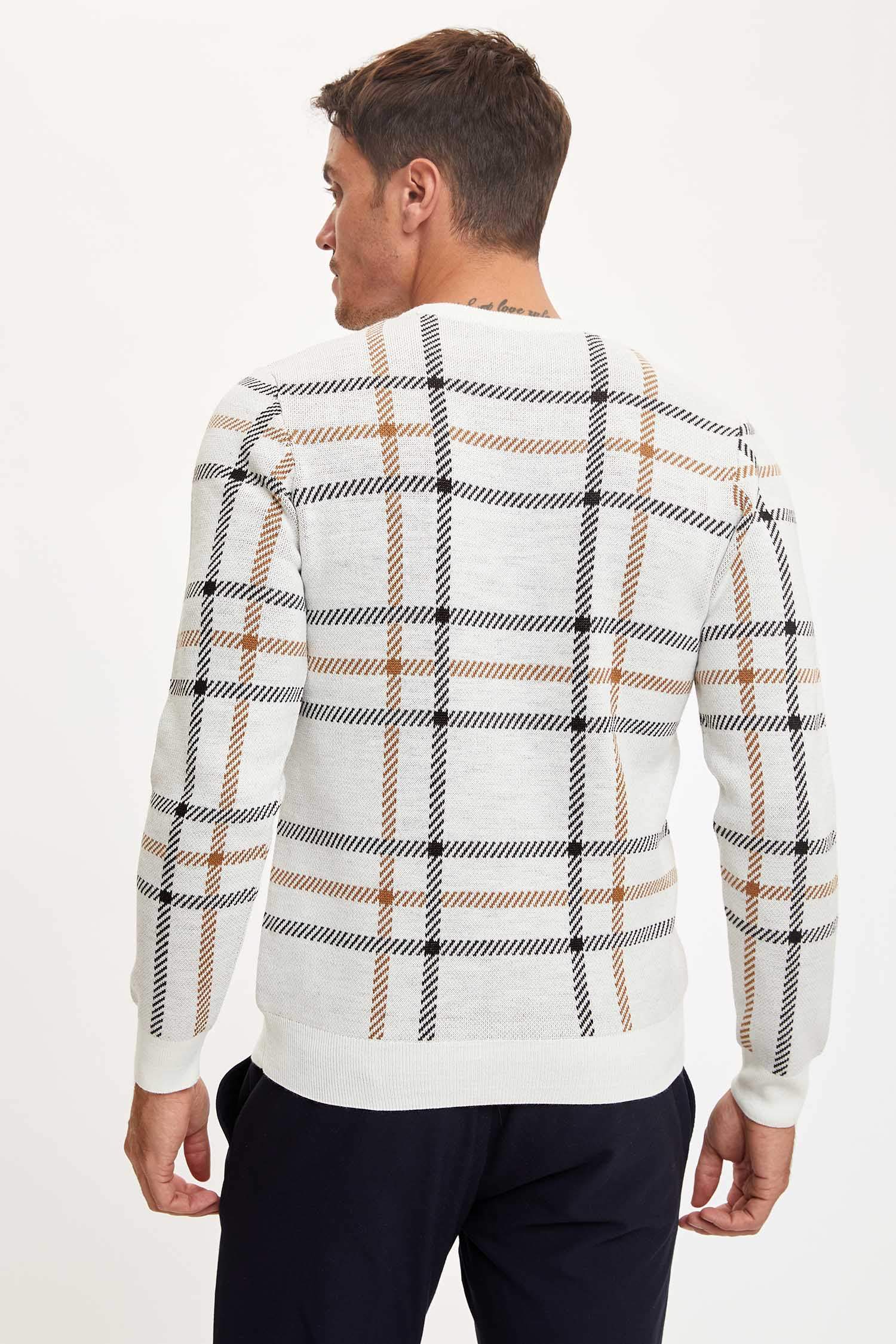 Kare Desenli Slim Fit Bisiklet Yaka Triko Kazak