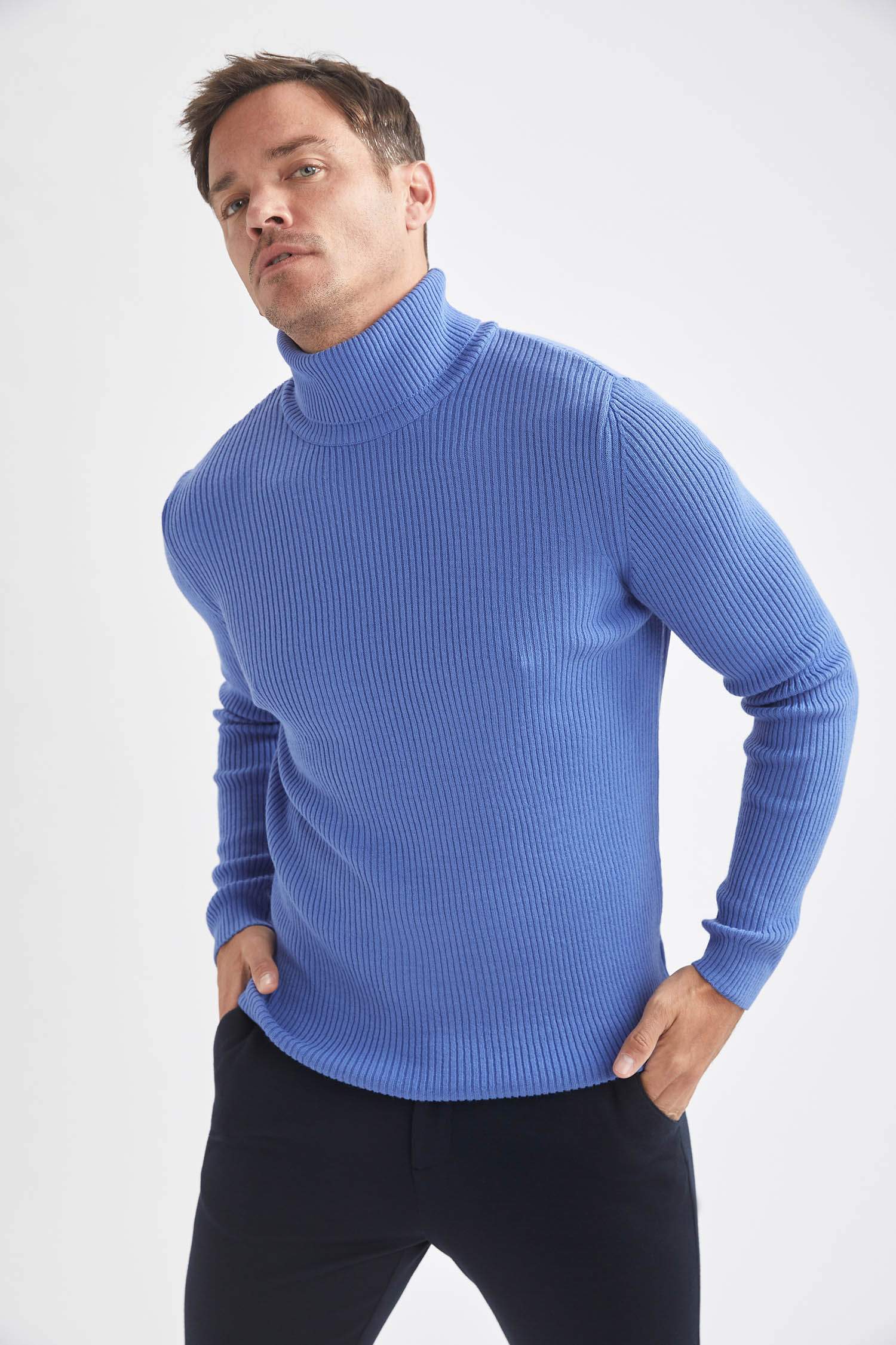 Slim Fit Balıkçı Yaka Triko Kazak