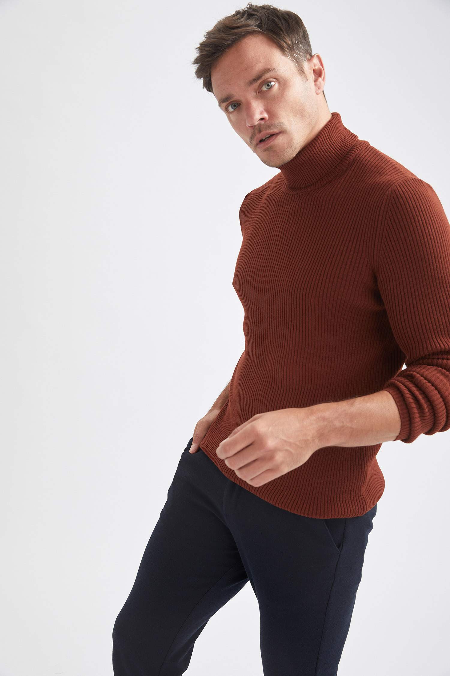 Slim Fit Balıkçı Yaka Triko Kazak